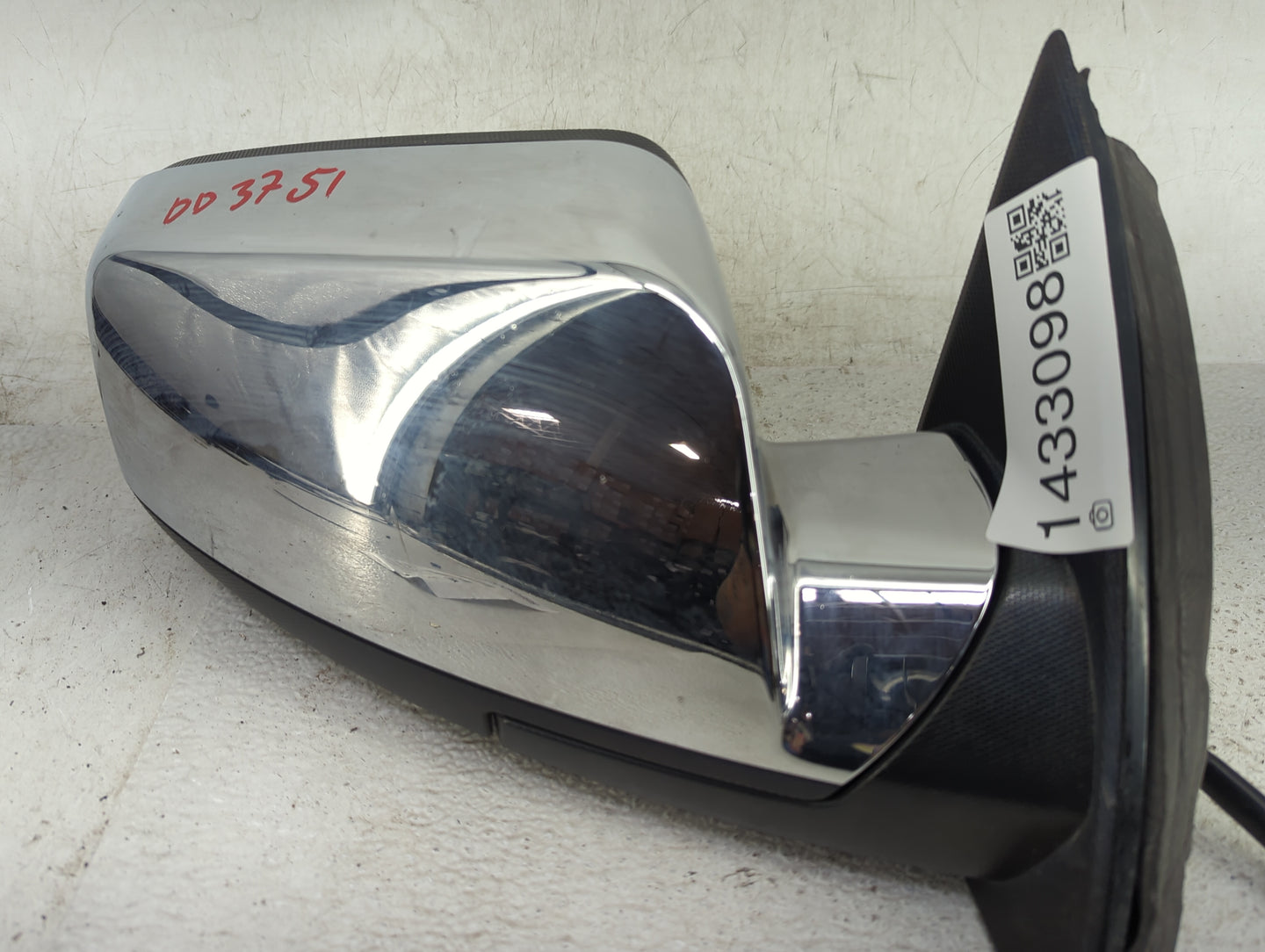 2016-2017 Chevrolet Equinox Passenger Side View Mirror - Right Door Mirror OEM Used - Oemusedautoparts1.com