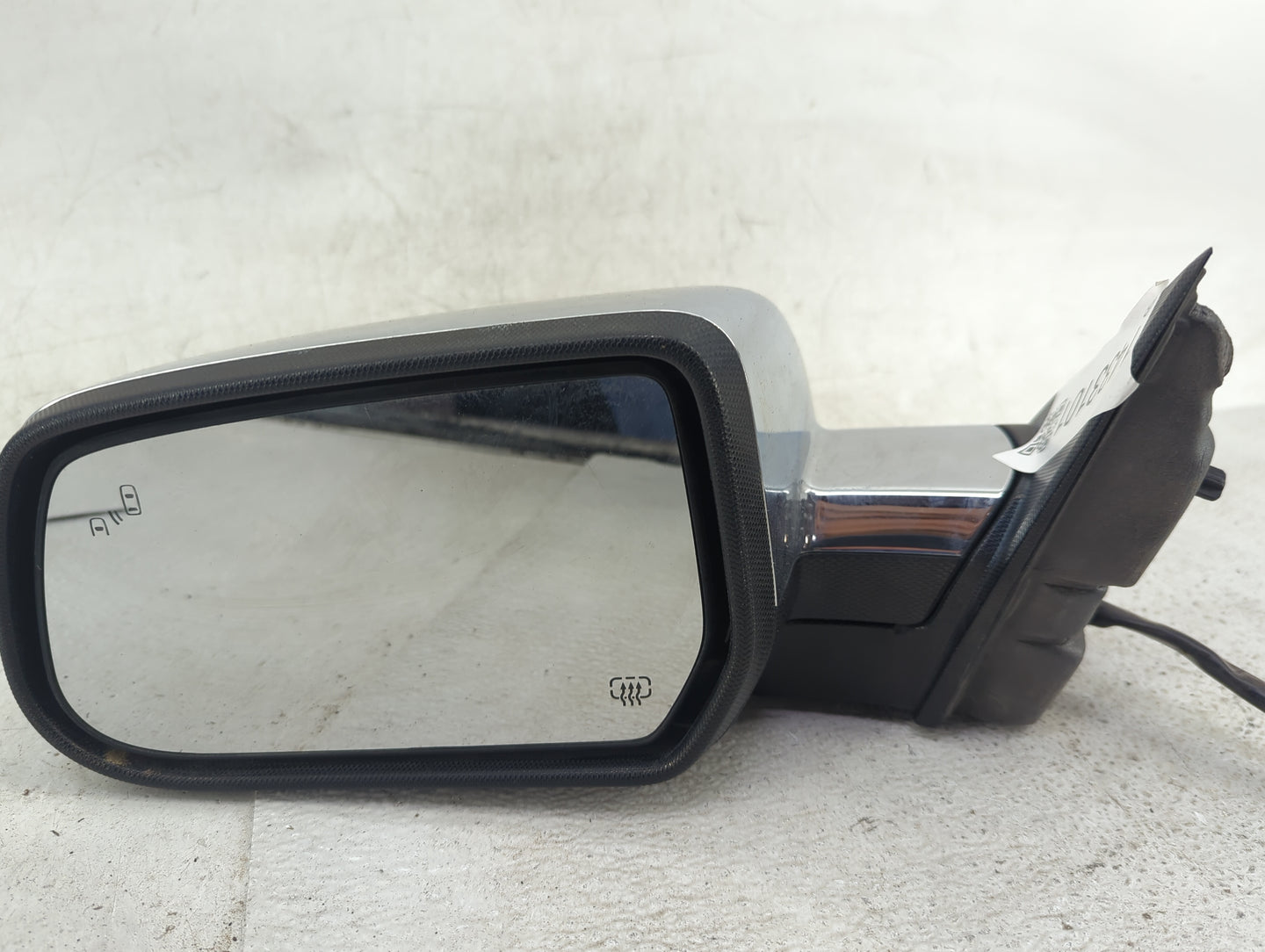 2016-2017 Chevrolet Equinox Driver Side View Mirror - Left Door Mirror OEM Used - Oemusedautoparts1.com