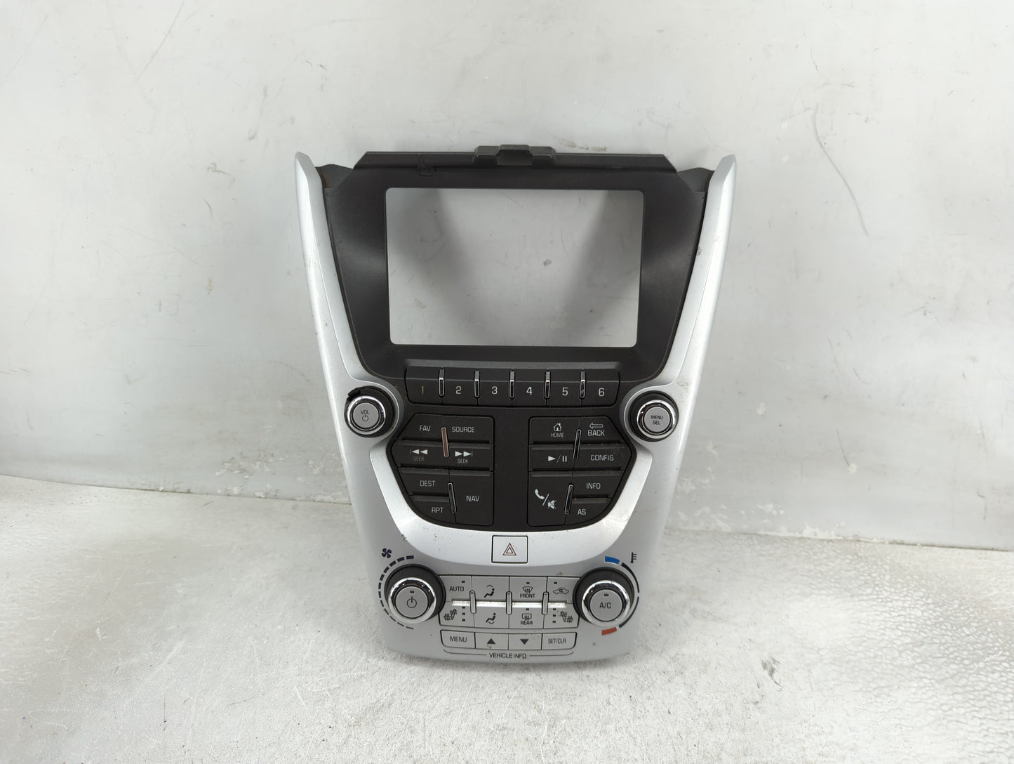 2016-2016 Chevrolet Equinox Radio Control Panel Silver - Oemusedautoparts1.com