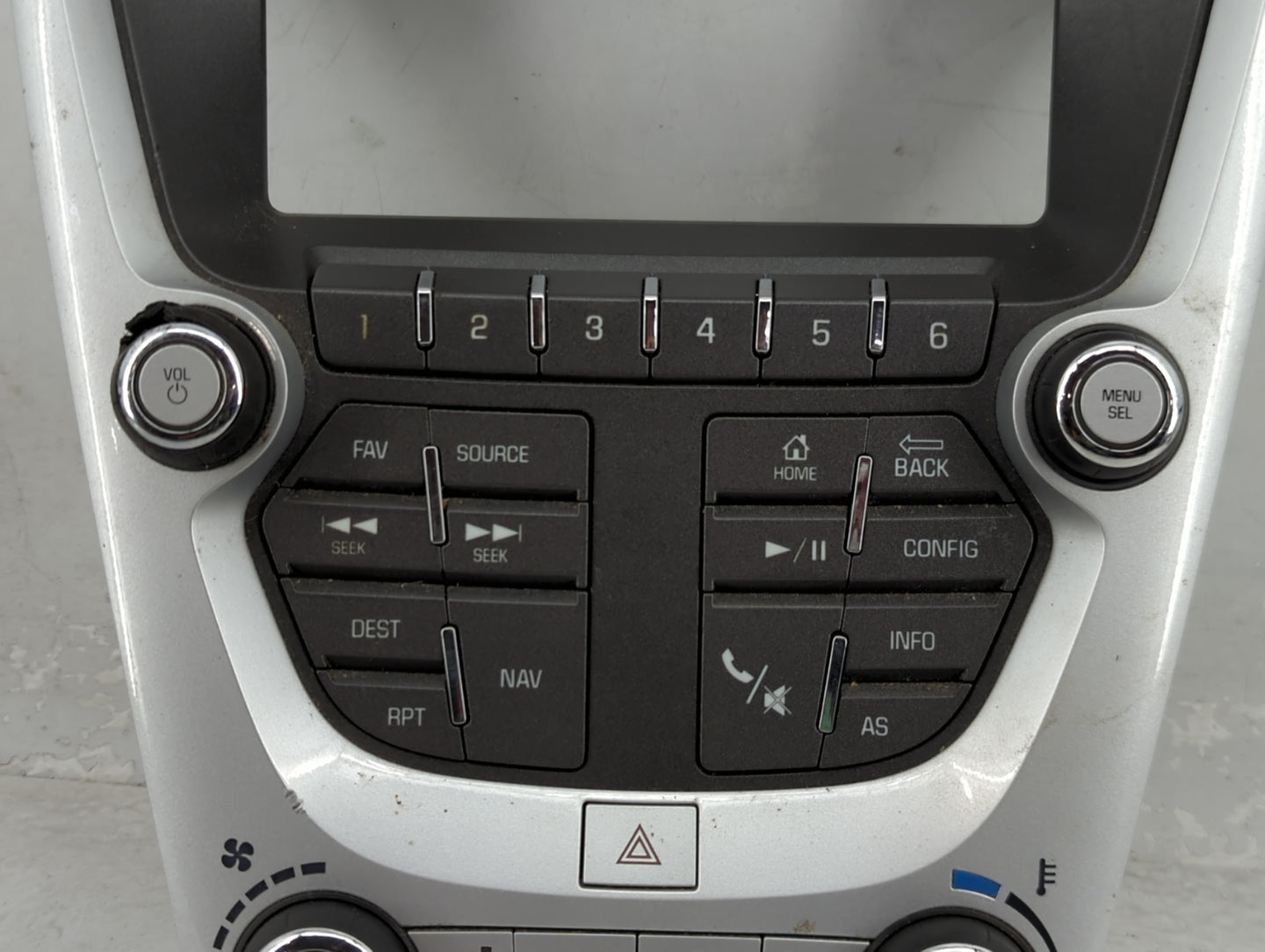 2016-2016 Chevrolet Equinox Radio Control Panel Silver - Oemusedautoparts1.com