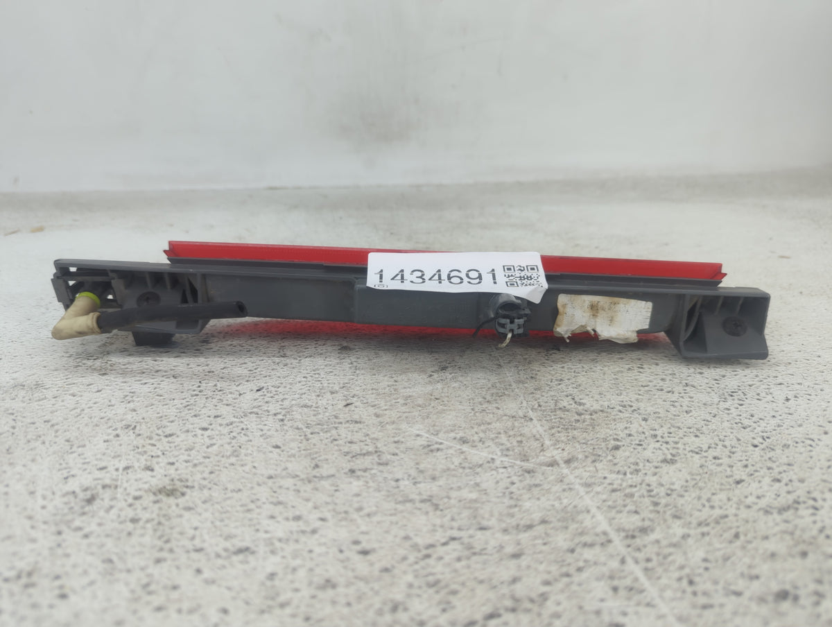 2016 Chevrolet Equinox Third Brake Light Tail Light P/N:P7895 Fits OEM Used Auto Parts - Oemusedautoparts1.com