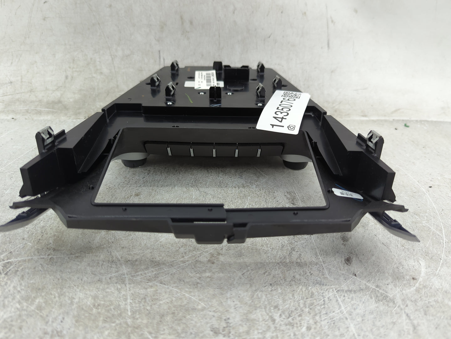2016-2016 Chevrolet Equinox Radio Control Panel - Oemusedautoparts1.com