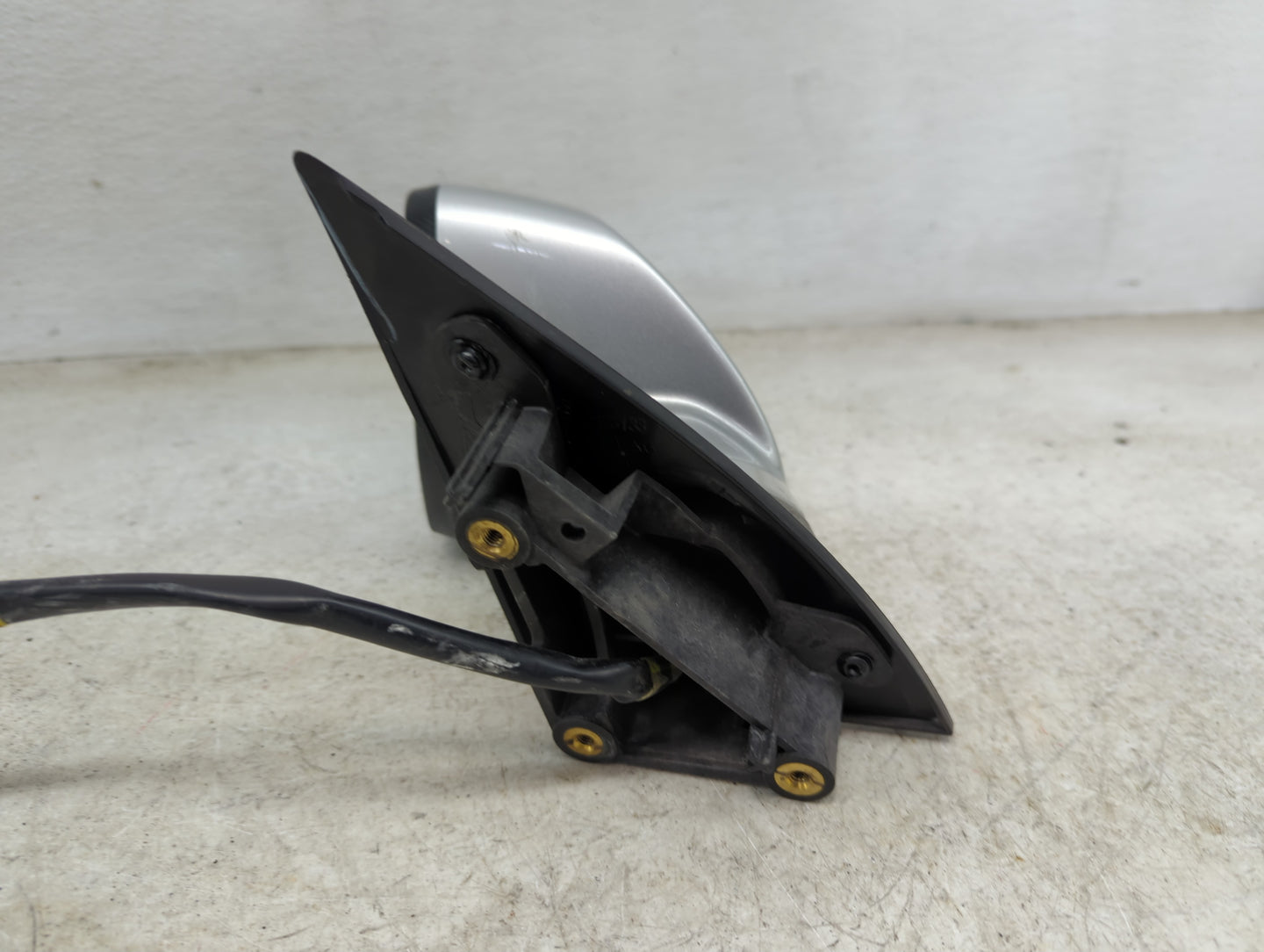2015-2017 Chevrolet Equinox Driver Side View Mirror - Left Door Mirror OEM Used - Oemusedautoparts1.com
