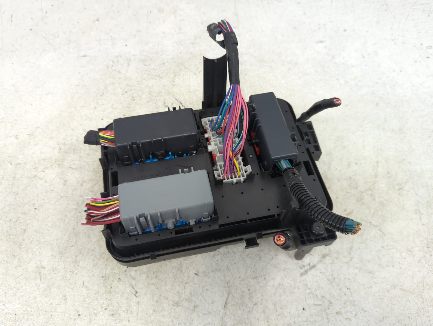 2016 Chevrolet Equinox Fusebox Fuse Box Panel Relay Module P/N:23404756 13500128, 13500114, 13500127, 15480090, 13468934 Fit