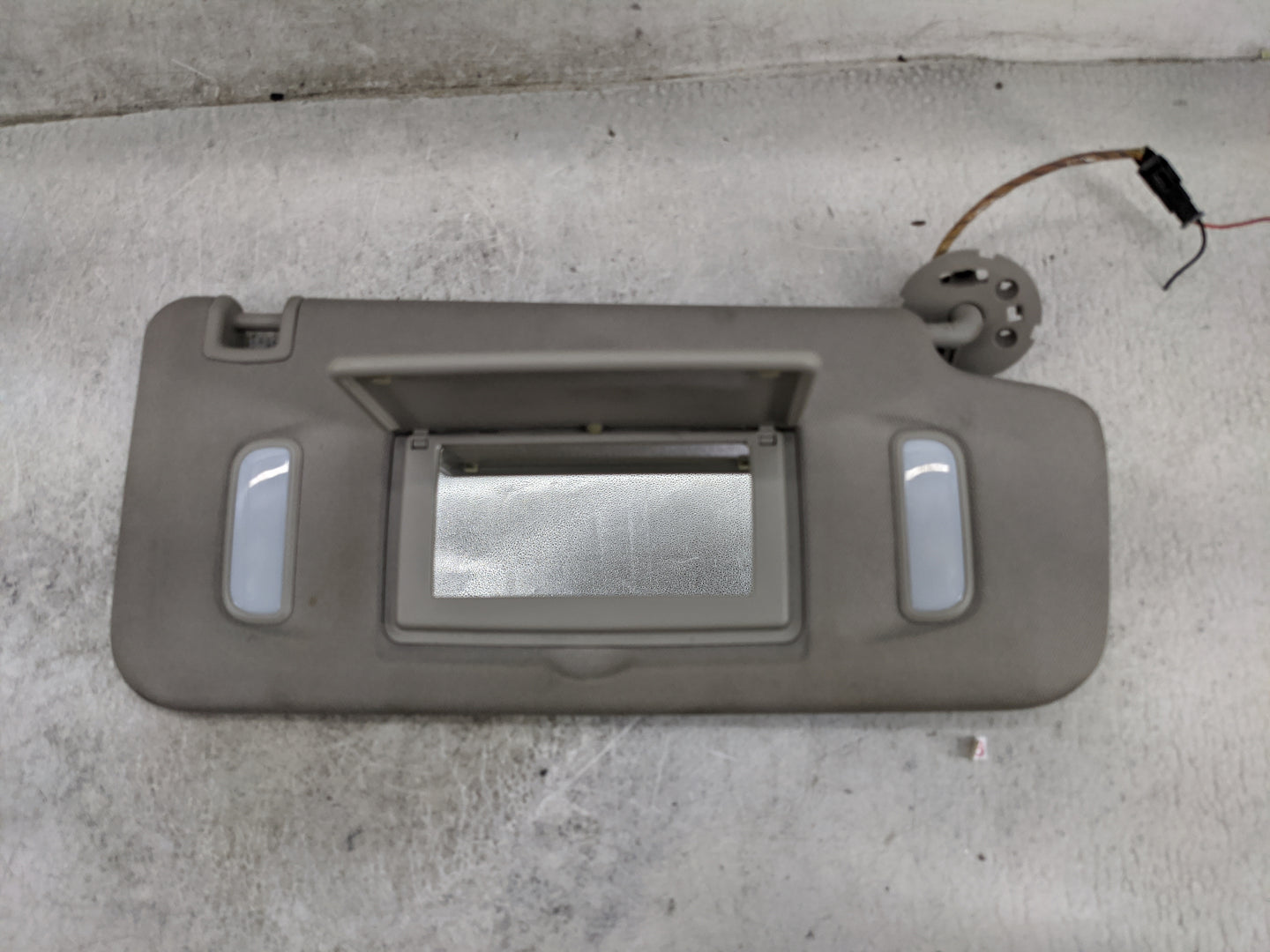 2010-2017 Chevrolet Equinox Sun Visor Shade Replacement Passenger Right Mirror Fits Fits 2010 2011 2012 2013 2014 2015 2016 