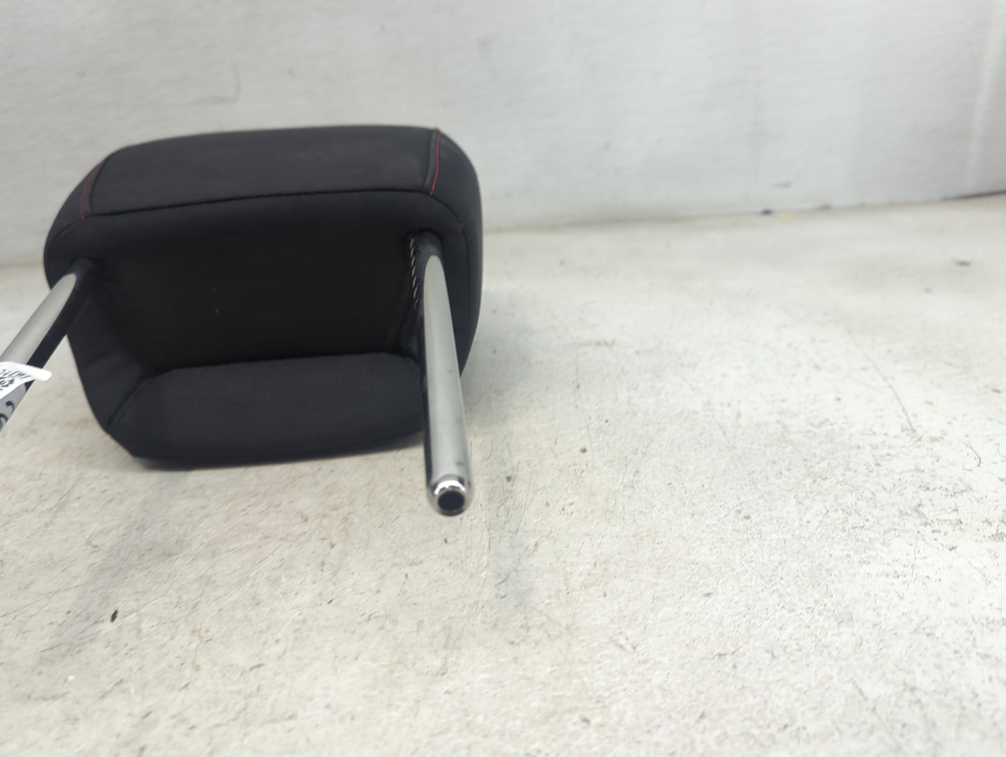 2016 Chevrolet Equinox Headrest Head Rest Front Driver Seat Black 1472270 - Oemusedautoparts1.com