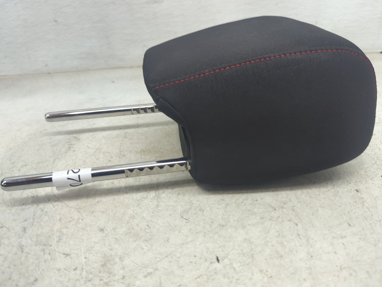 2016 Chevrolet Equinox Headrest Head Rest Front Driver Seat Black 1472270 - Oemusedautoparts1.com