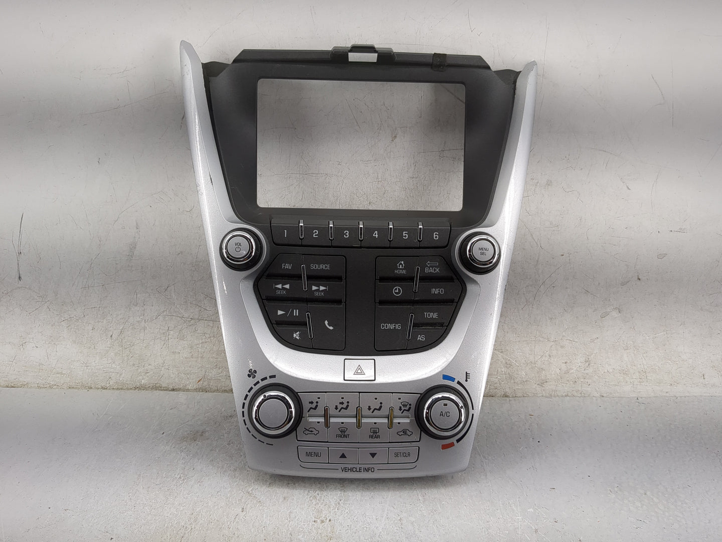 2016-2017 Chevrolet Equinox Radio Control Panel 1474332 - Oemusedautoparts1.com