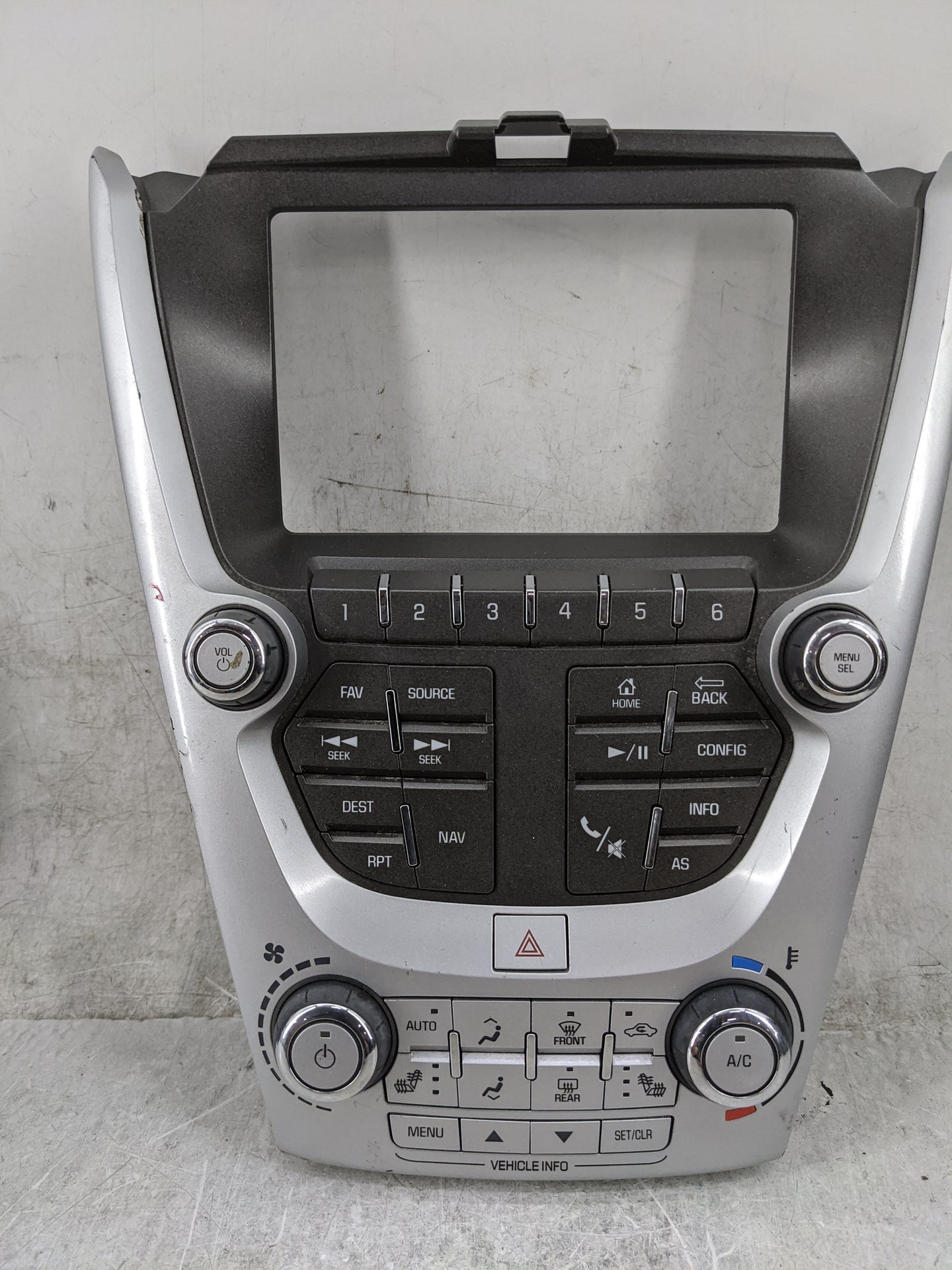 2016-2017 Chevrolet Equinox Radio Control Panel 1474536 - Oemusedautoparts1.com