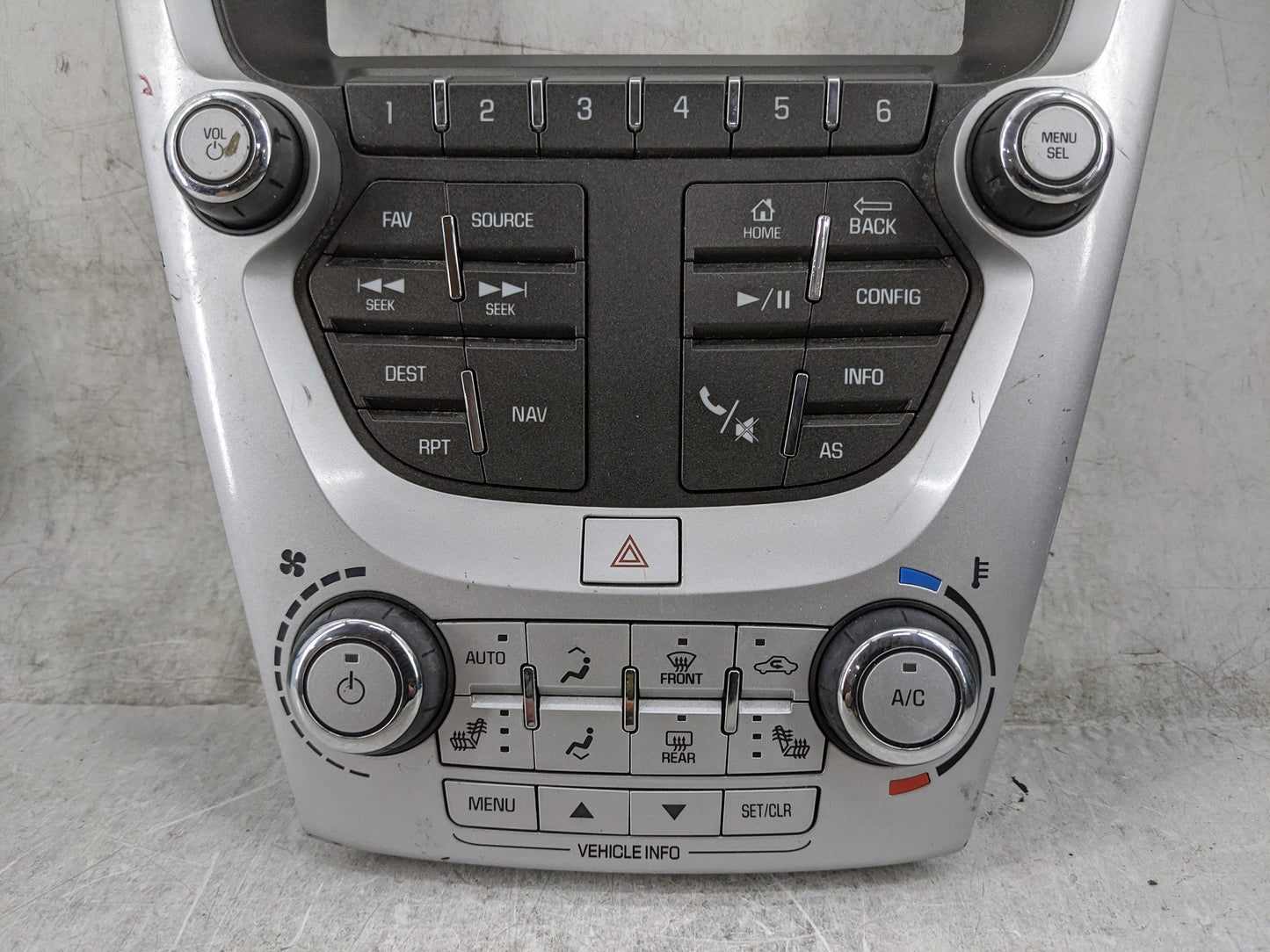 2016-2017 Chevrolet Equinox Radio Control Panel 1474536 - Oemusedautoparts1.com
