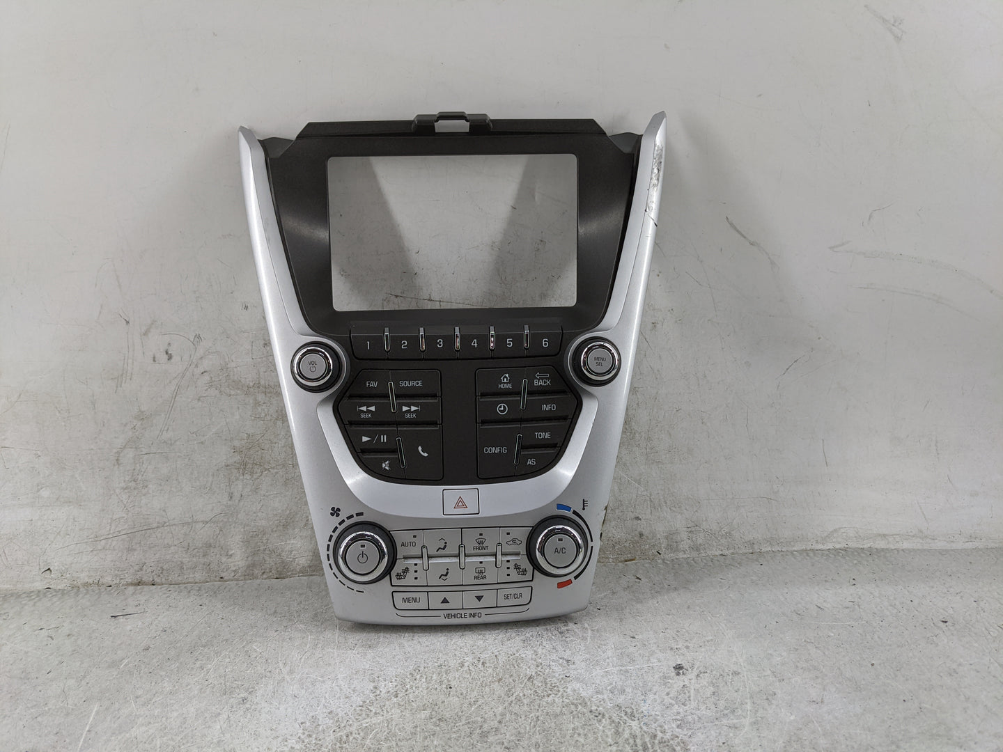 2016-2017 Chevrolet Equinox Radio Control Panel 1475642 - Oemusedautoparts1.com