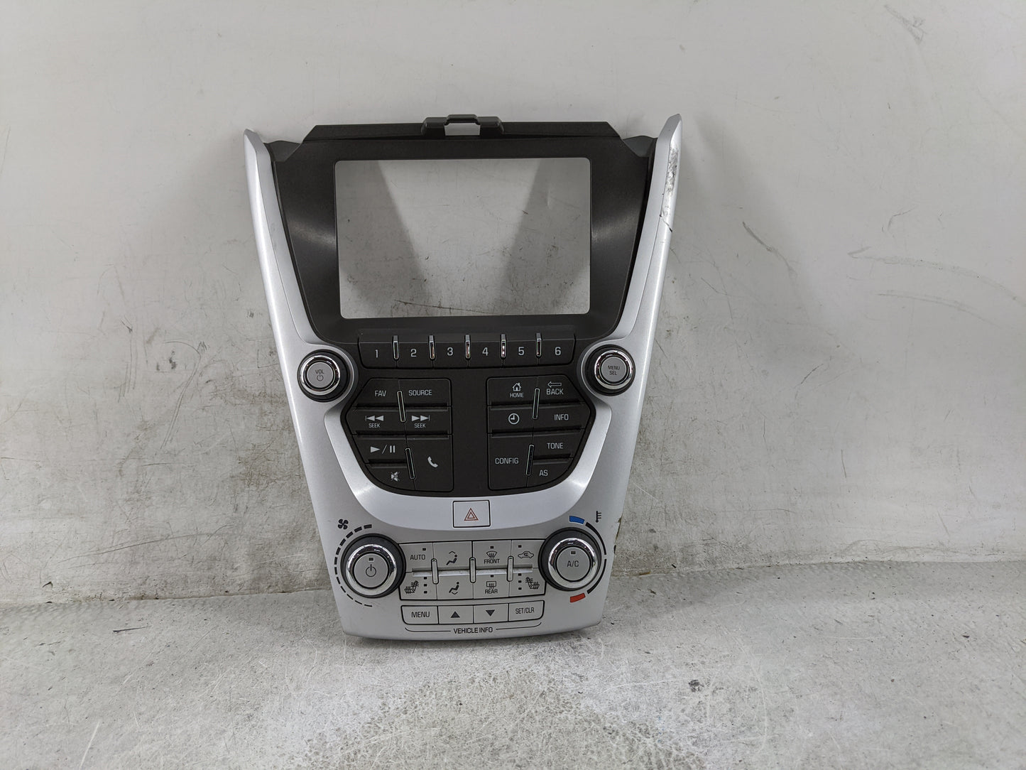 2016-2017 Chevrolet Equinox Radio Control Panel 1475642 - Oemusedautoparts1.com