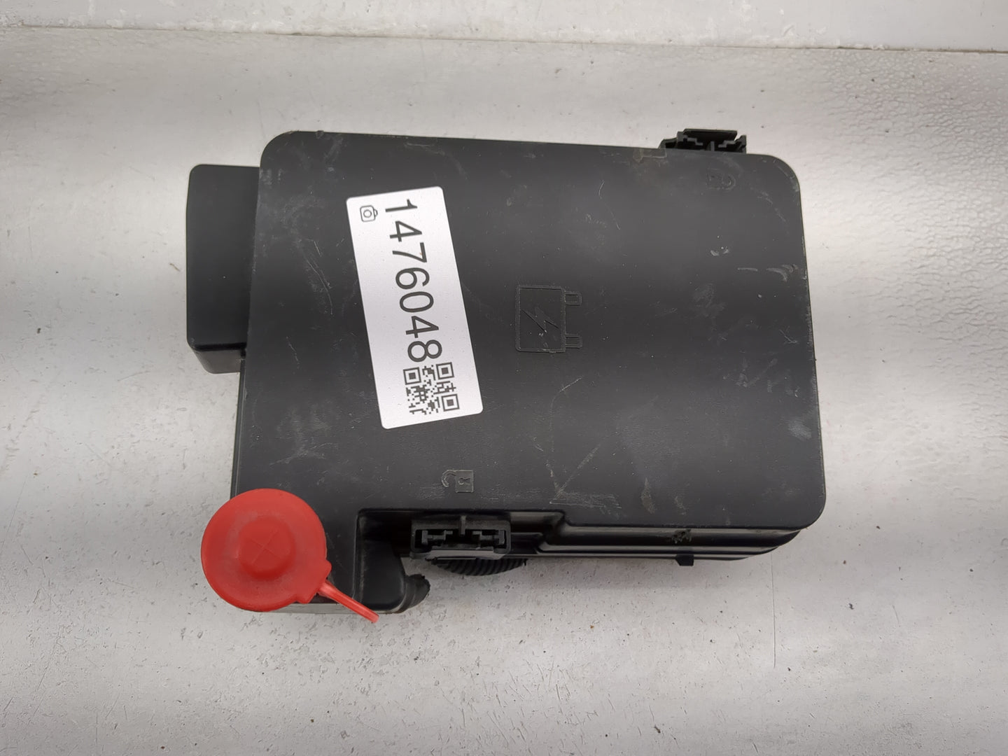 2016 Chevrolet Equinox Fusebox Fuse Box Panel Relay Module P/N:13500114 13500126, 13500127, 13500128, 13500113 Fits OEM Used