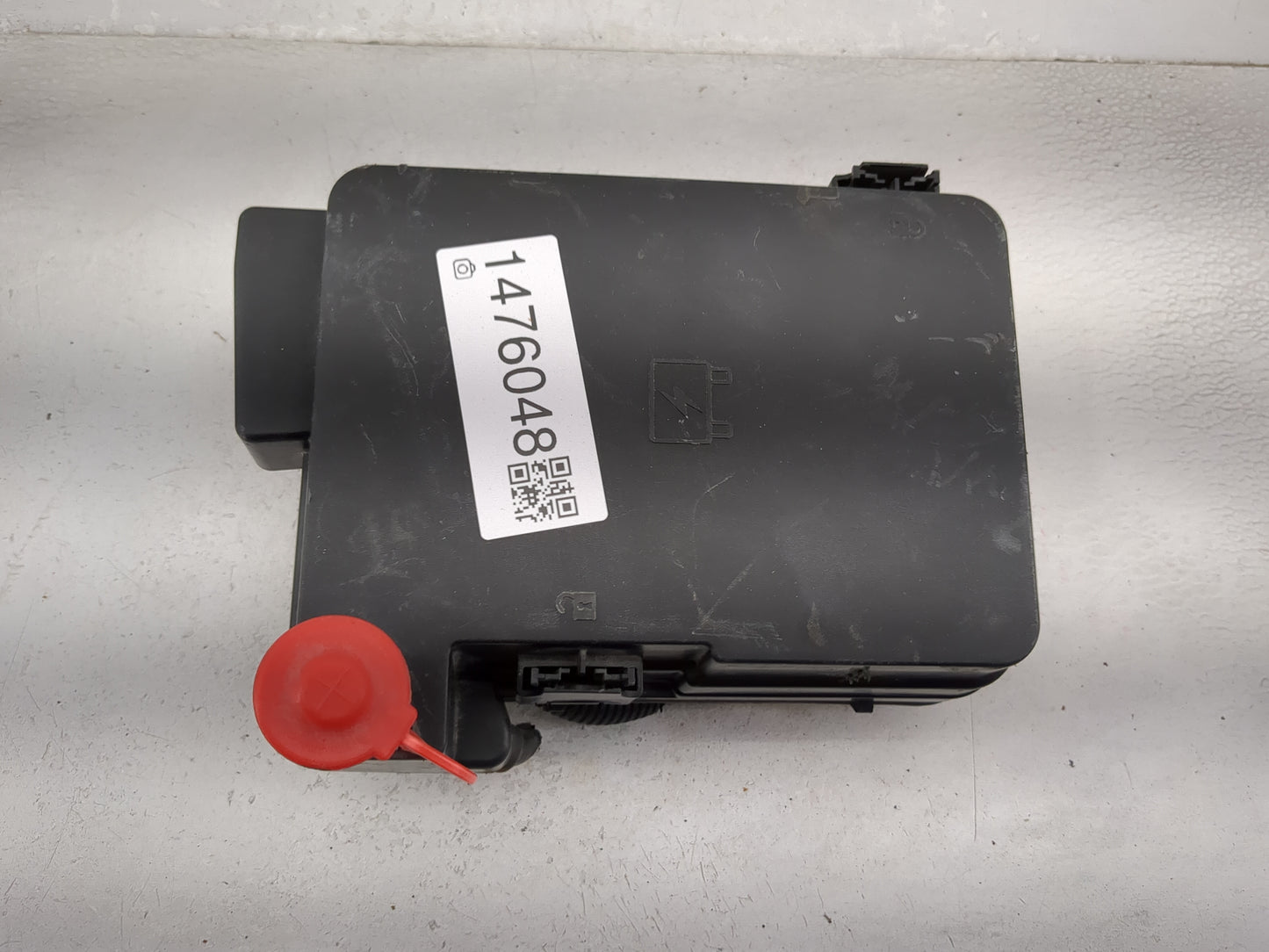 2016 Chevrolet Equinox Fusebox Fuse Box Panel Relay Module P/N:13500114 13500126, 13500127, 13500128, 13500113 Fits OEM Used