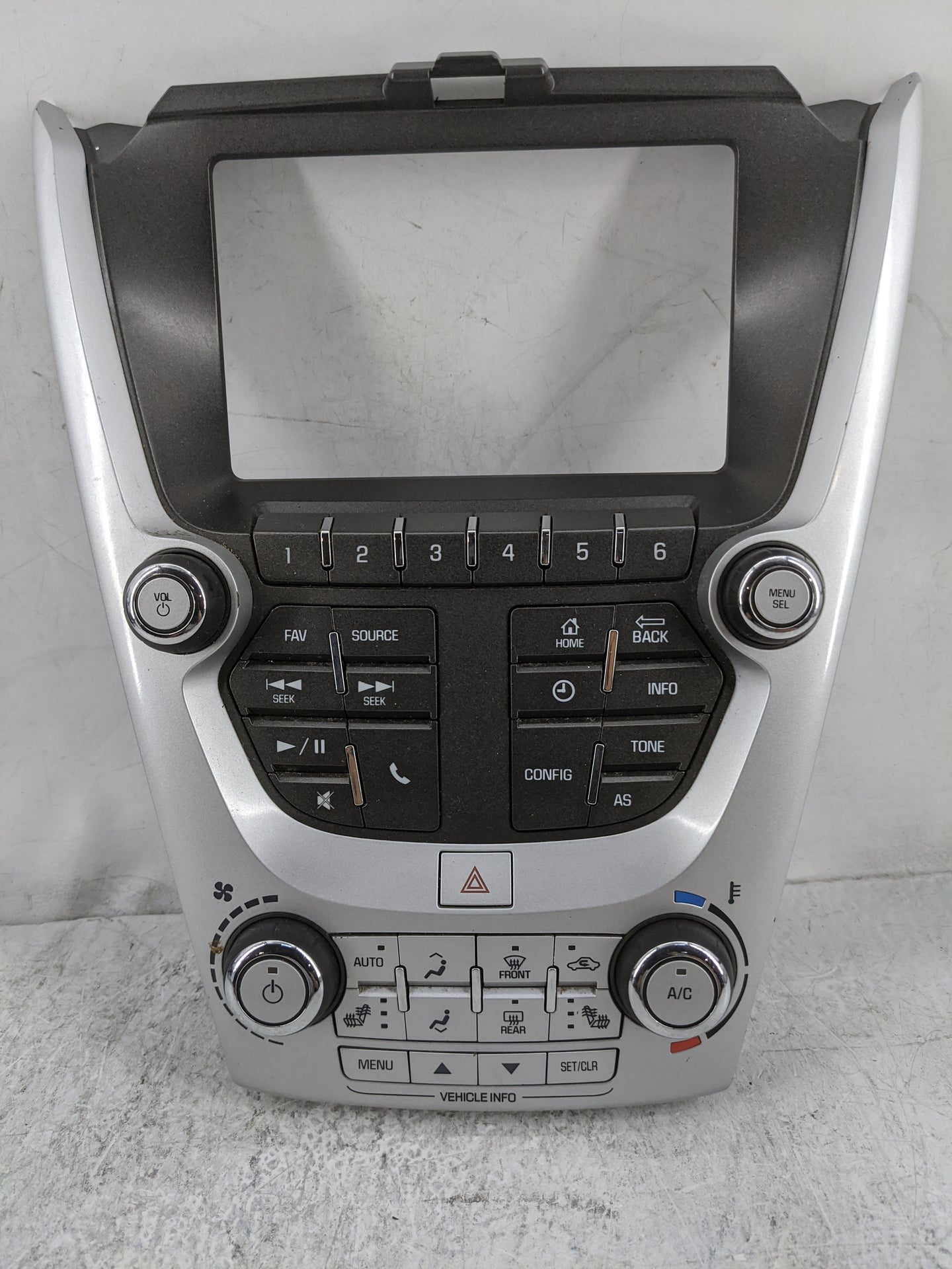 2016-2017 Chevrolet Equinox Radio Control Panel Silver 1478278 - Oemusedautoparts1.com