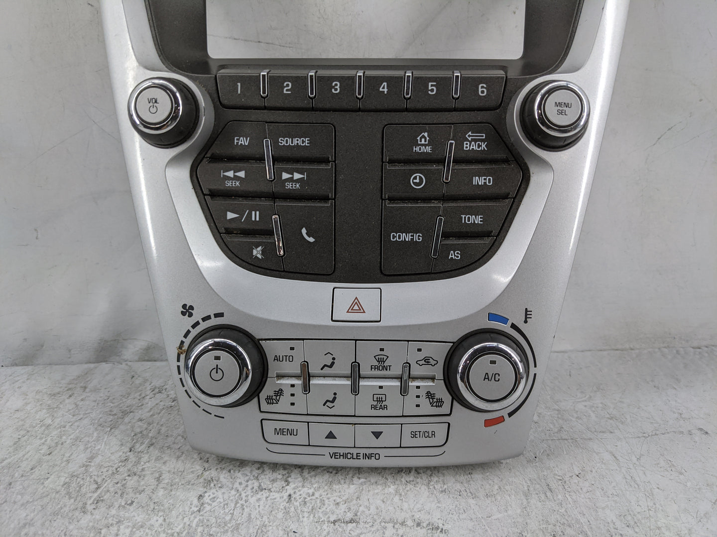 2016-2017 Chevrolet Equinox Radio Control Panel Silver 1478278 - Oemusedautoparts1.com