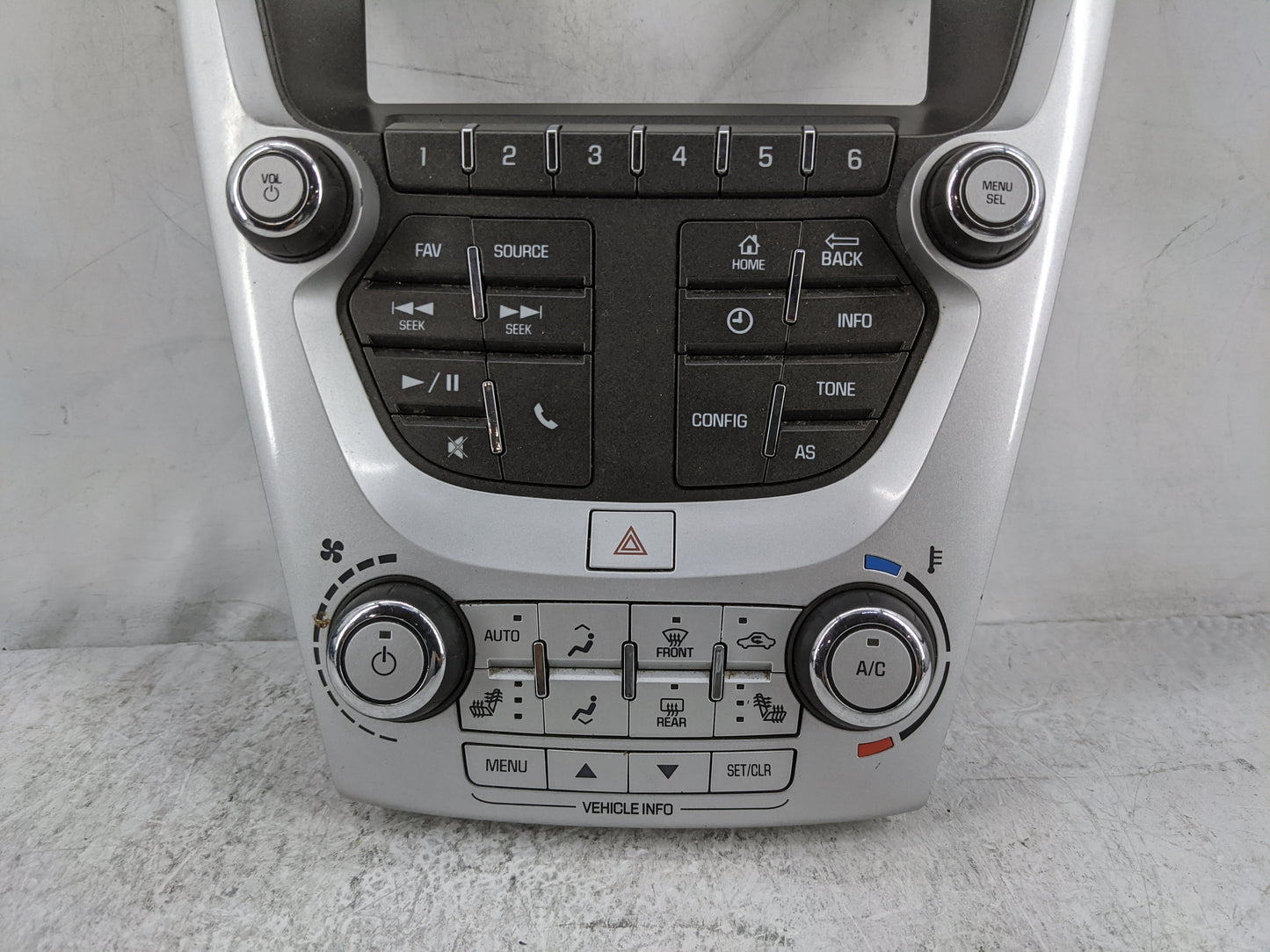 2016-2017 Chevrolet Equinox Radio Control Panel Silver 1478278 - Oemusedautoparts1.com