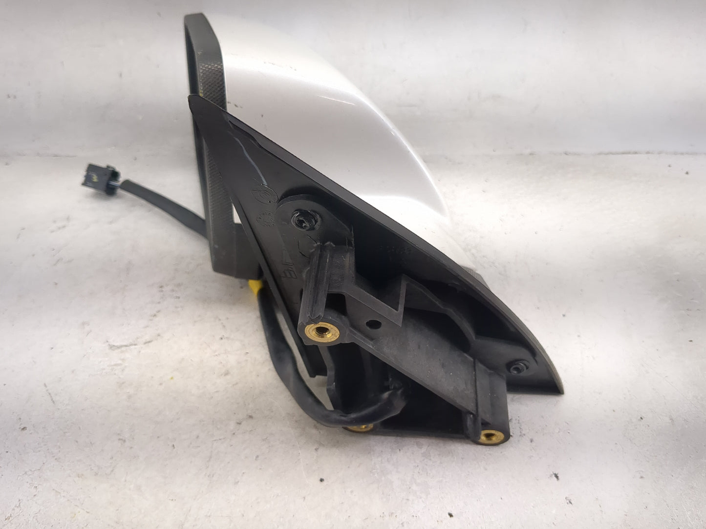 2015-2017 Chevrolet Equinox Driver Side View Mirror - Left Door Mirror OEM Used - Oemusedautoparts1.com