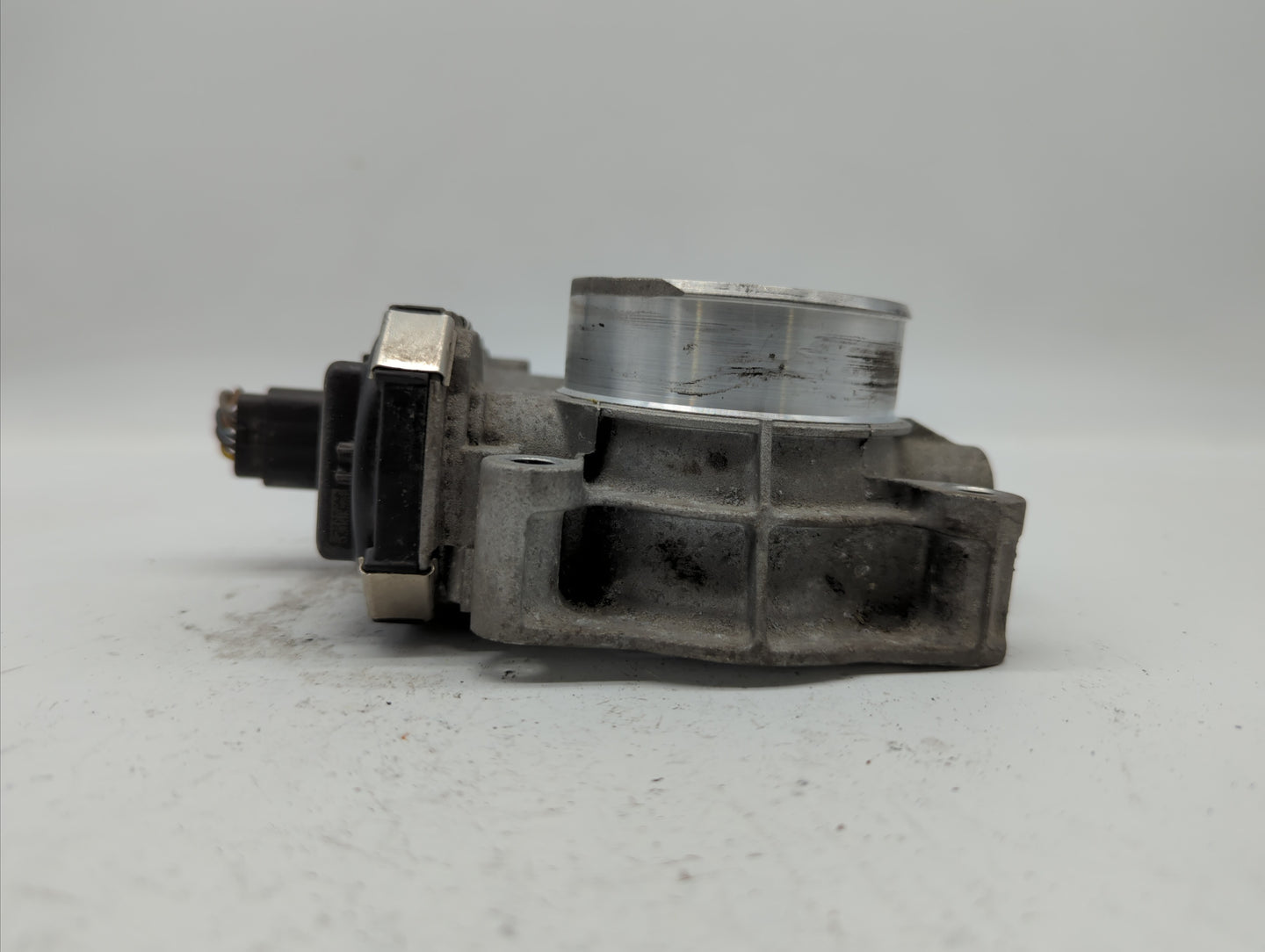 2016-2017 Chevrolet Equinox Throttle Body P/N:12669146AA 12670834AA Fits Fits 2016 2017 OEM Used Auto Parts - Oemusedautopar