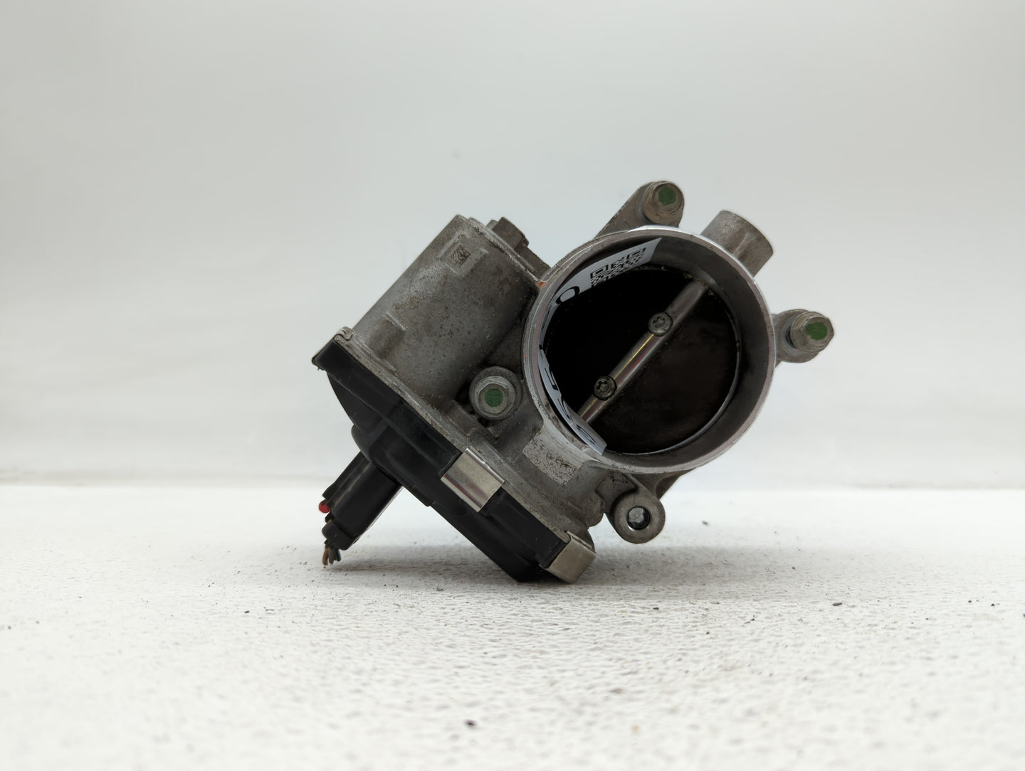 2016-2017 Chevrolet Equinox Throttle Body P/N:12632101CA 12669146AA, 12670834AA Fits Fits 2016 2017 OEM Used Auto Parts - Oe