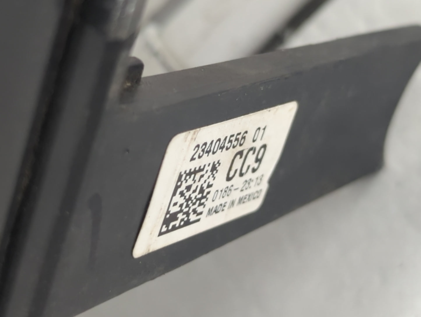 2016-2017 Chevrolet Equinox Fusebox Fuse Box Panel Relay Module P/N:23404556 04692235AD, KAB07C04C6 Fits Fits 2016 2017 OEM 