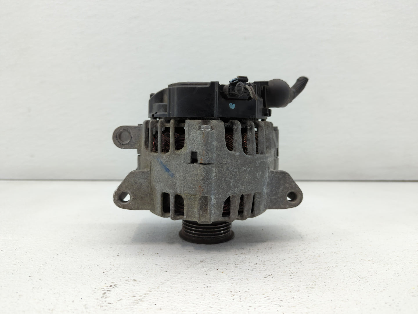 2010-2017 Chevrolet Equinox Alternator Replacement Generator Charging Assembly Engine OEM P/N:13500315 13588328 Fits OEM Use