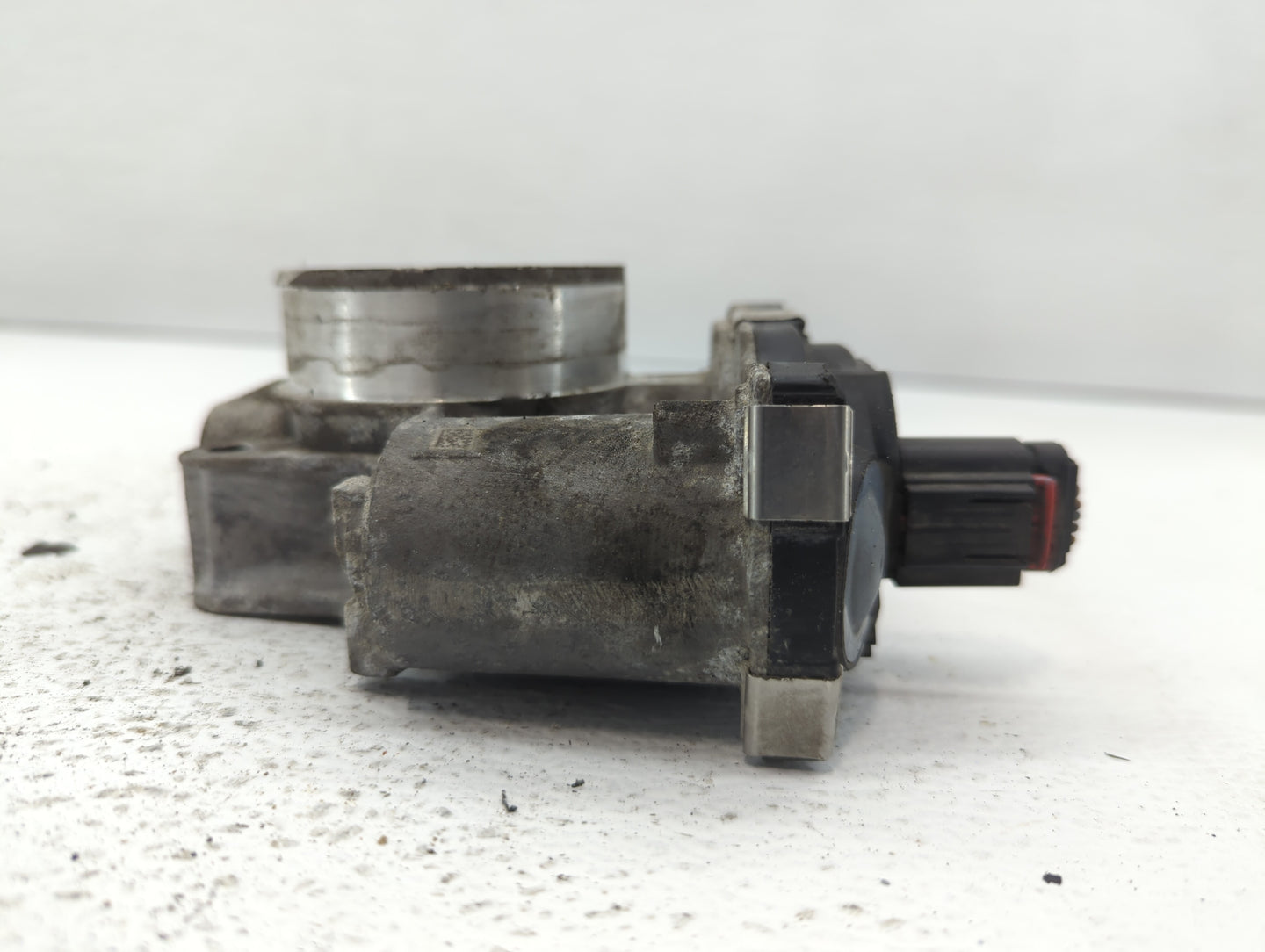 2016-2017 Chevrolet Equinox Throttle Body P/N:12669146AA 12632101CA, 12670834AA Fits Fits 2016 2017 OEM Used Auto Parts - Oe