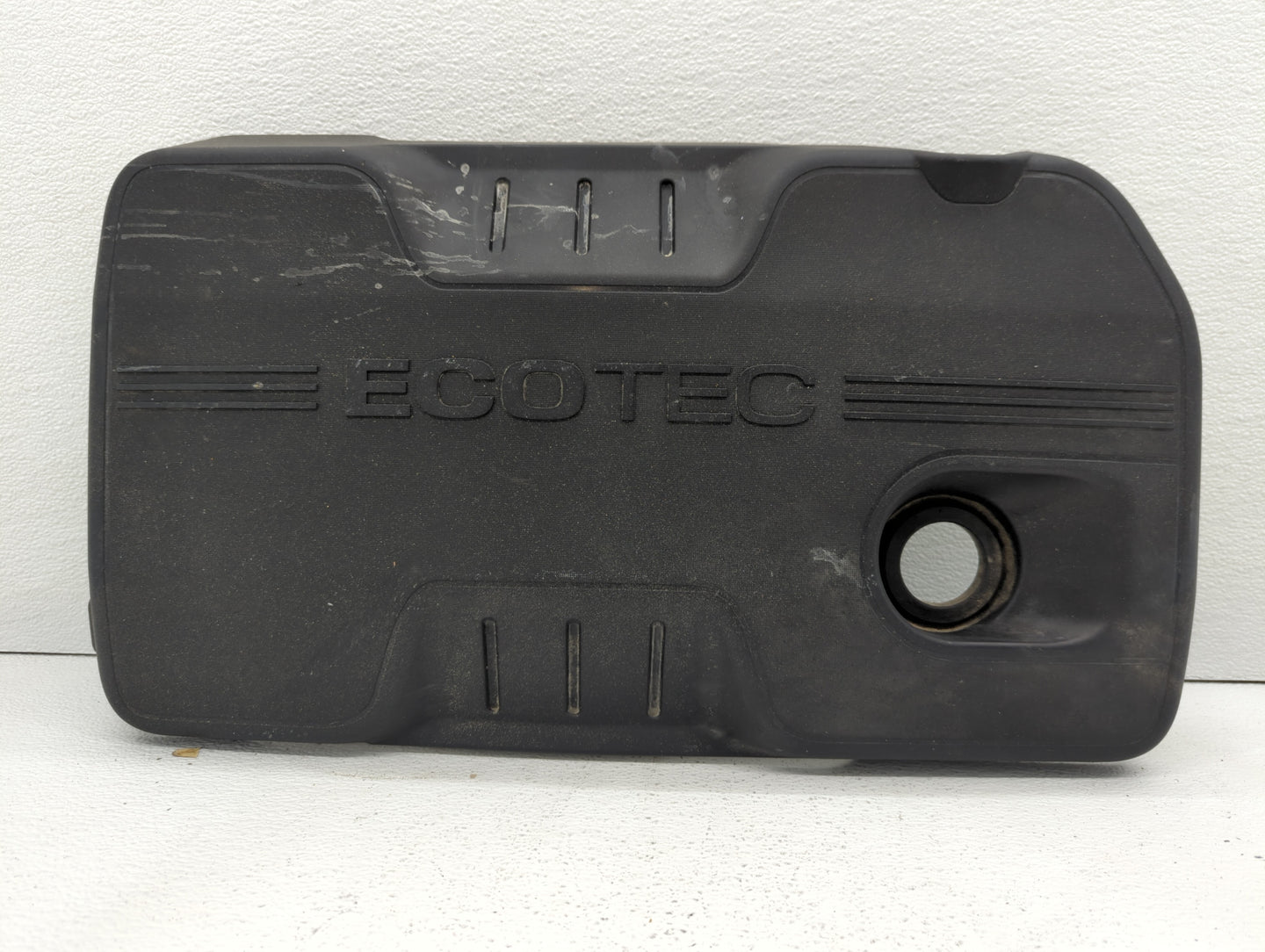 2016 Chevrolet Equinox Engine Cover - Oemusedautoparts1.com