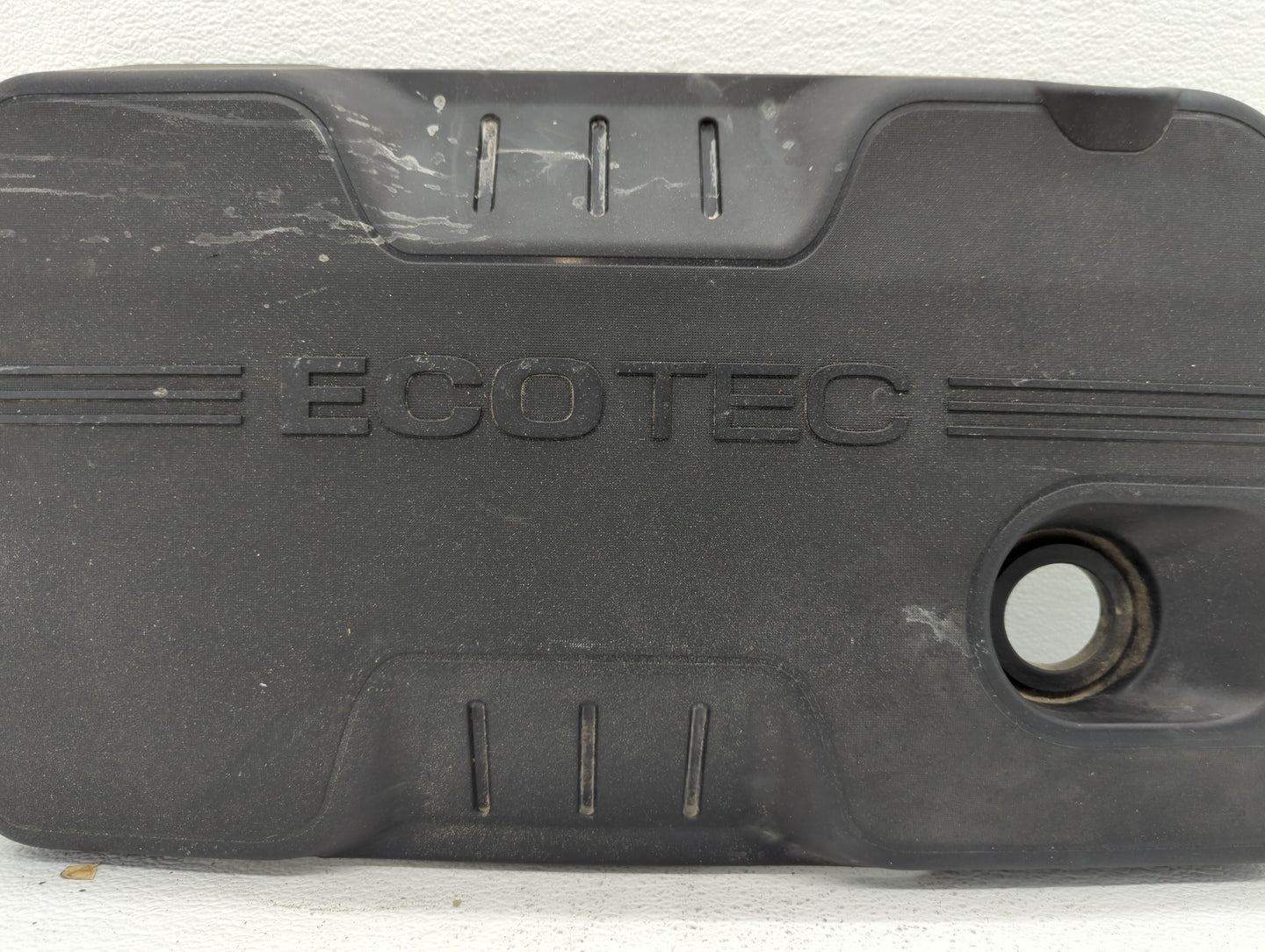 2016 Chevrolet Equinox Engine Cover - Oemusedautoparts1.com