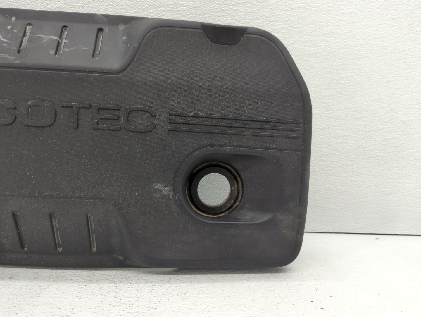 2016 Chevrolet Equinox Engine Cover - Oemusedautoparts1.com