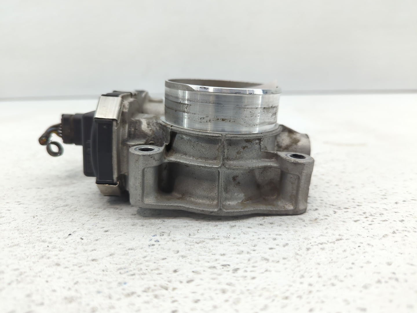 2016-2017 Chevrolet Equinox Throttle Body P/N:12632101CA 12669146AA, 12670834AA Fits Fits 2016 2017 OEM Used Auto Parts - Oe