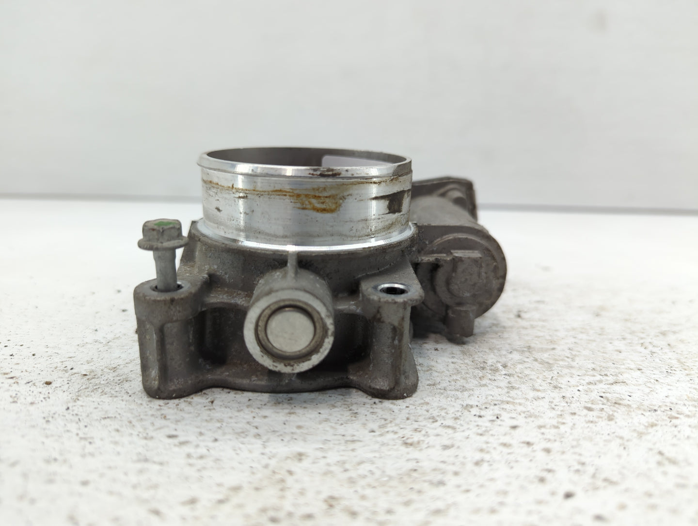2016-2017 Chevrolet Equinox Throttle Body P/N:12669146AA Fits Fits 2016 2017 OEM Used Auto Parts - Oemusedautoparts1.com