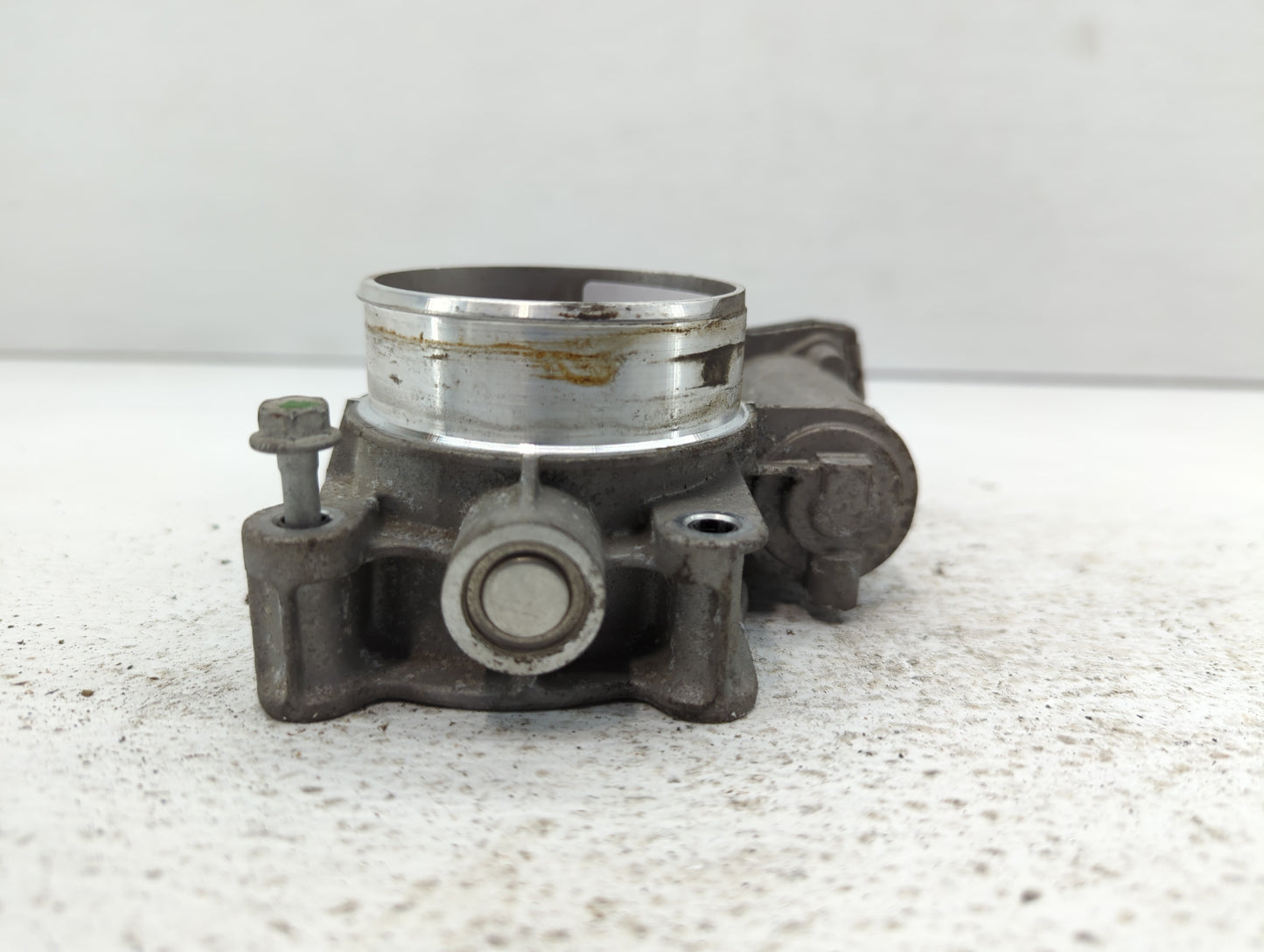 2016-2017 Chevrolet Equinox Throttle Body P/N:12669146AA Fits Fits 2016 2017 OEM Used Auto Parts - Oemusedautoparts1.com