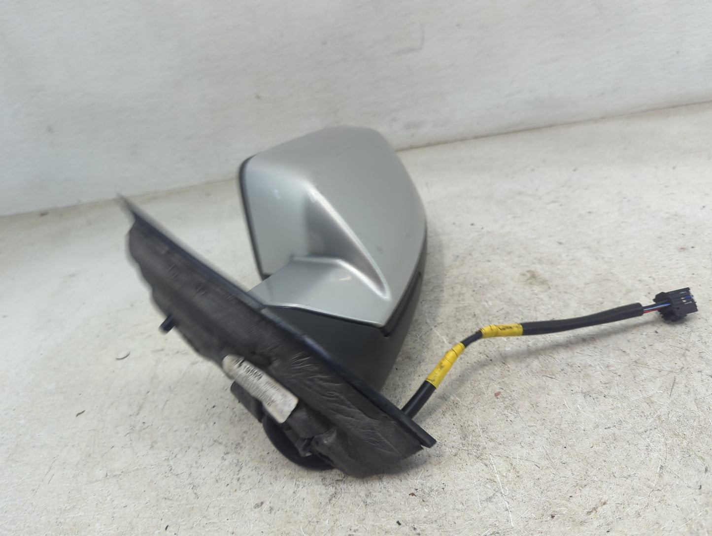2016-2017 Chevrolet Equinox Driver Side View Mirror - Left Door Mirror OEM Used - Oemusedautoparts1.com