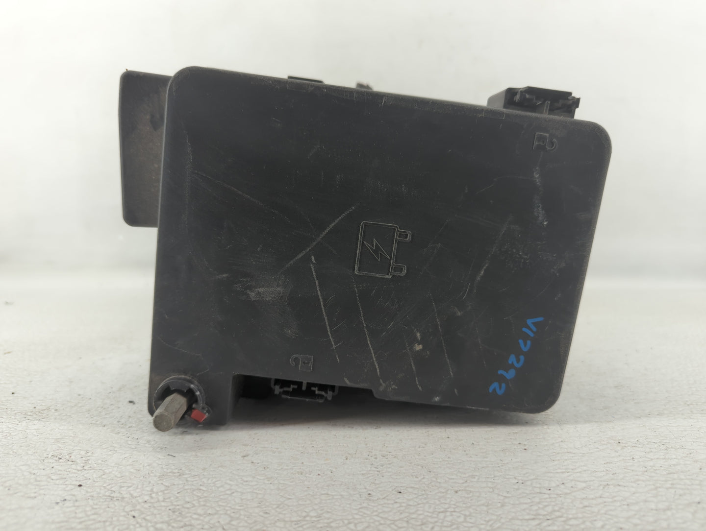 2016 Chevrolet Equinox Fusebox Fuse Box Panel Relay Module P/N:23404555 Fits OEM Used Auto Parts - Oemusedautoparts1.com