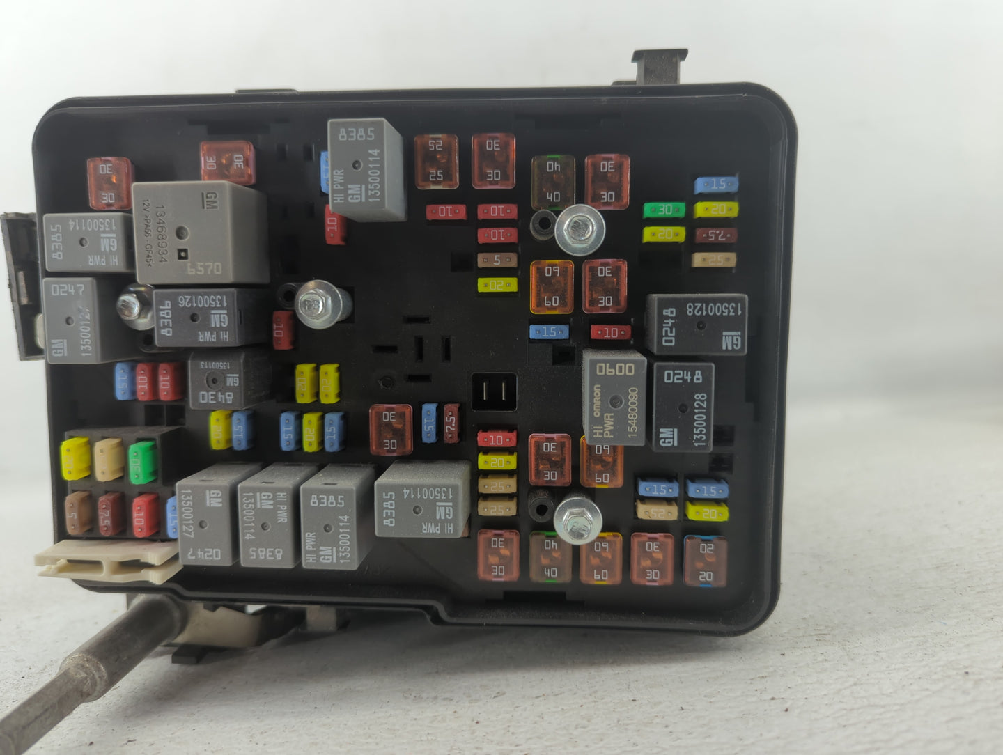 2016 Chevrolet Equinox Fusebox Fuse Box Panel Relay Module P/N:23404555 Fits OEM Used Auto Parts - Oemusedautoparts1.com