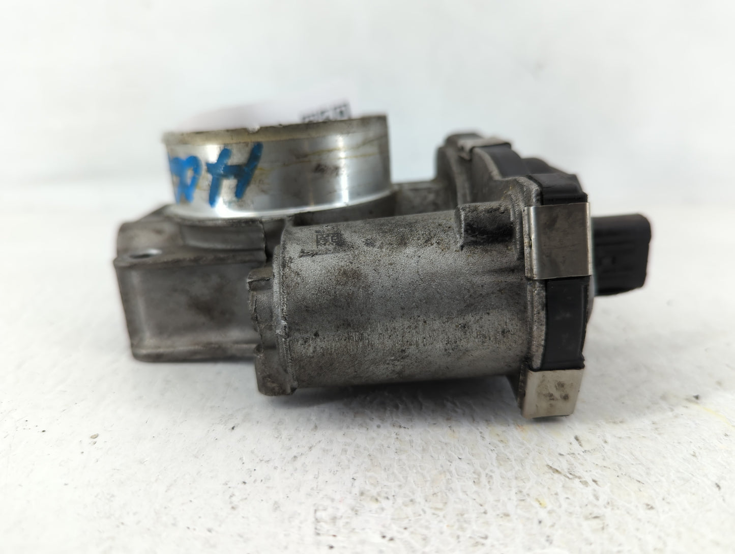 2016-2017 Chevrolet Equinox Throttle Body P/N:12669146AA Fits Fits 2016 2017 OEM Used Auto Parts - Oemusedautoparts1.com
