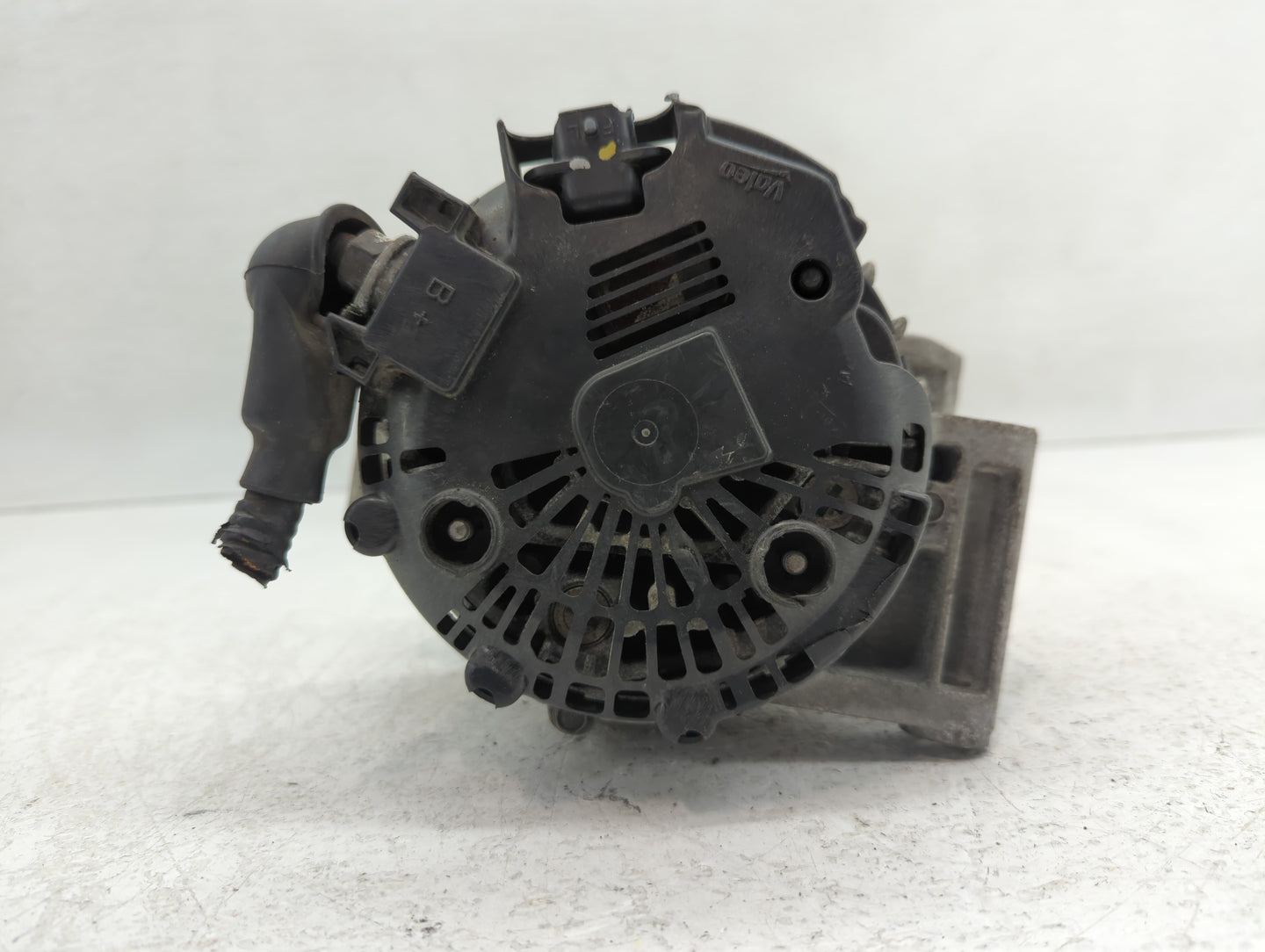 2010-2017 Chevrolet Equinox Alternator Replacement Generator Charging Assembly Engine OEM P/N:13588328 Fits OEM Used Auto Pa