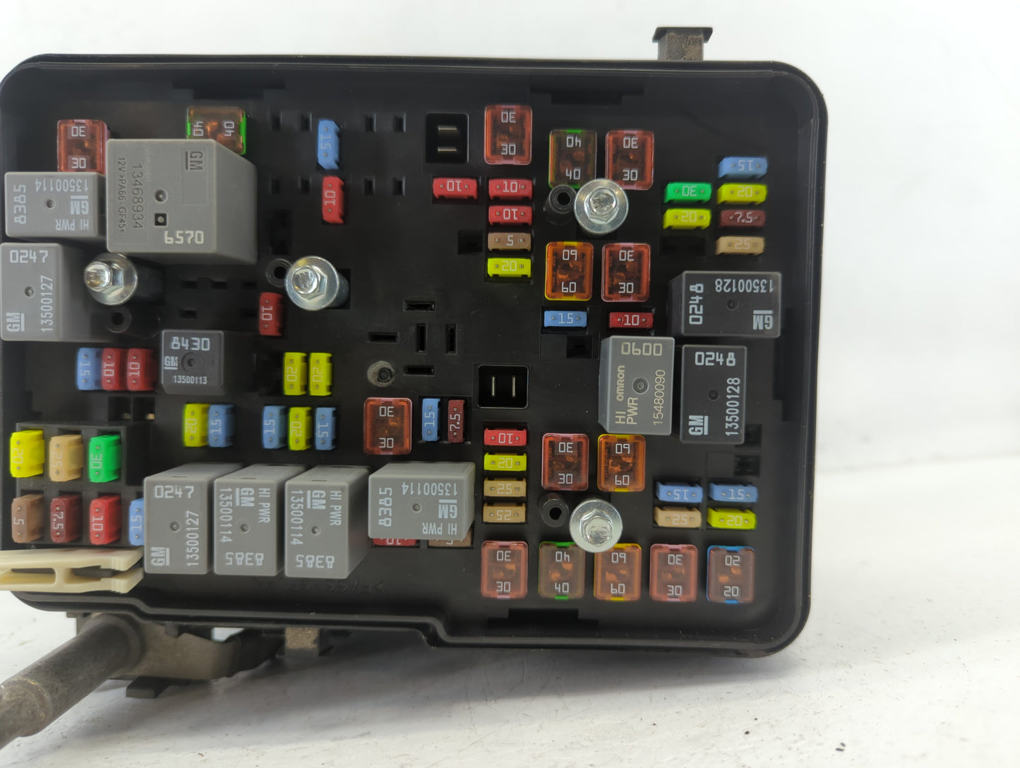 2016 Chevrolet Equinox Fusebox Fuse Box Panel Relay Module P/N:84080470 01 23404556 Fits OEM Used Auto Parts - Oemusedautopa