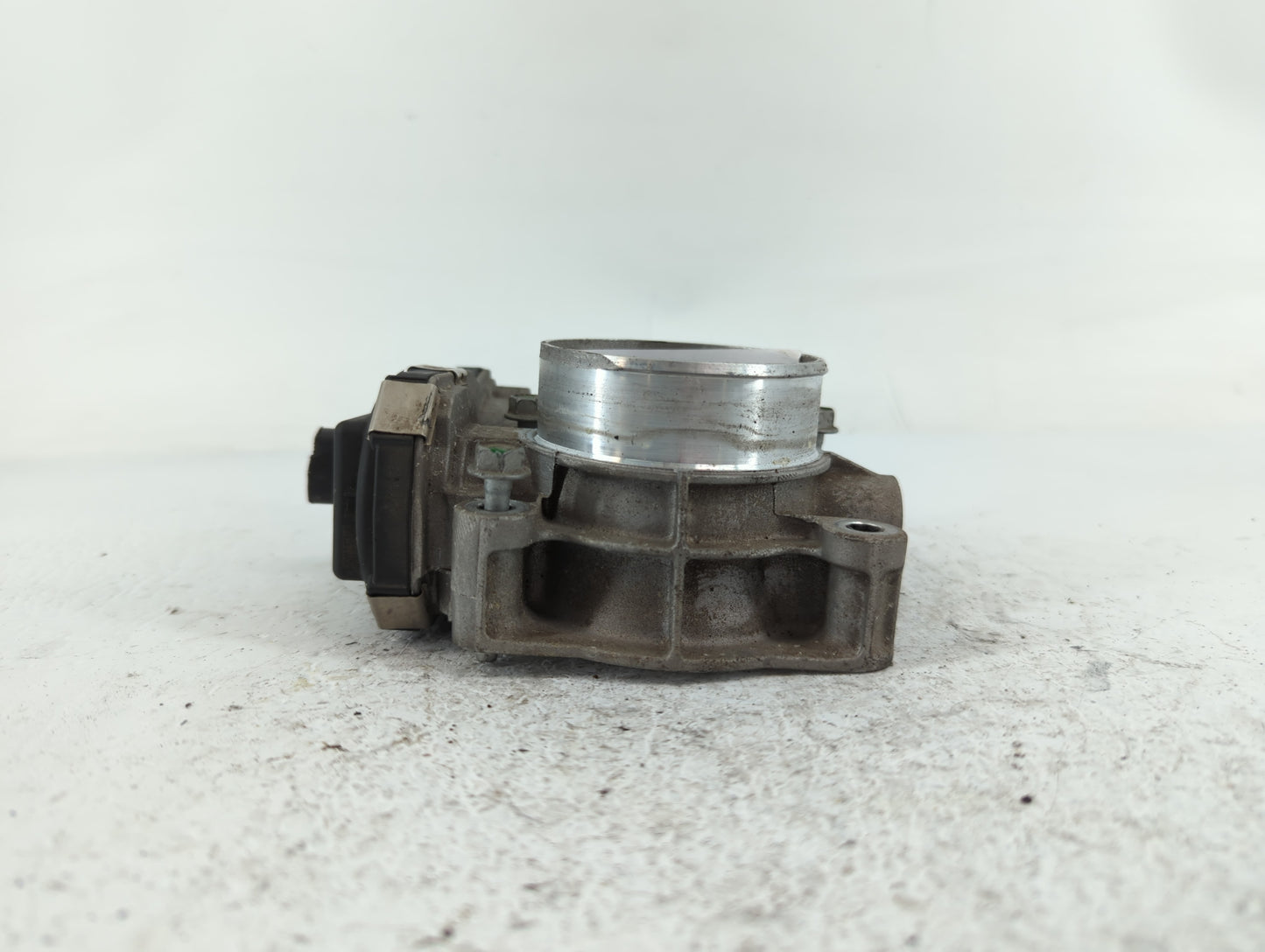 2016-2017 Chevrolet Equinox Throttle Body P/N:12669146AA Fits Fits 2016 2017 OEM Used Auto Parts - Oemusedautoparts1.com