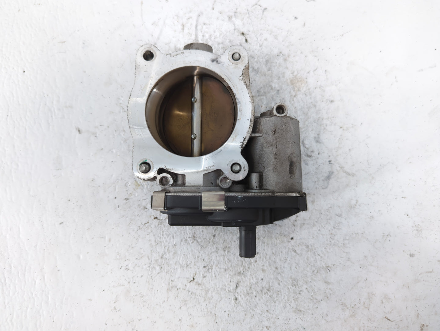 2016-2017 Chevrolet Equinox Throttle Body P/N:12669146AA Fits Fits 2016 2017 OEM Used Auto Parts - Oemusedautoparts1.com