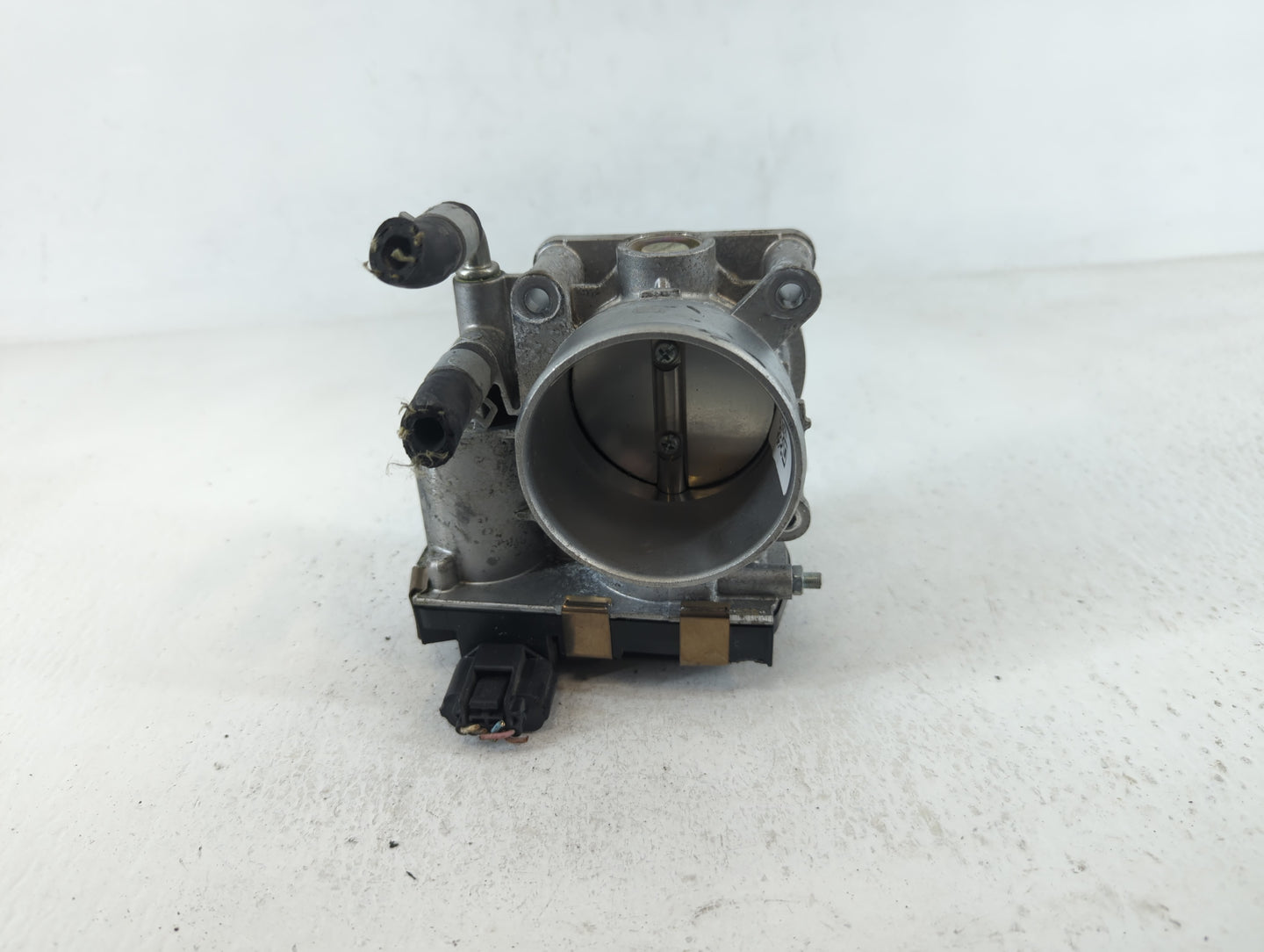2016-2017 Chevrolet Equinox Throttle Body P/N:8517 REM60-52 Fits Fits 2016 2017 OEM Used Auto Parts - Oemusedautoparts1.com