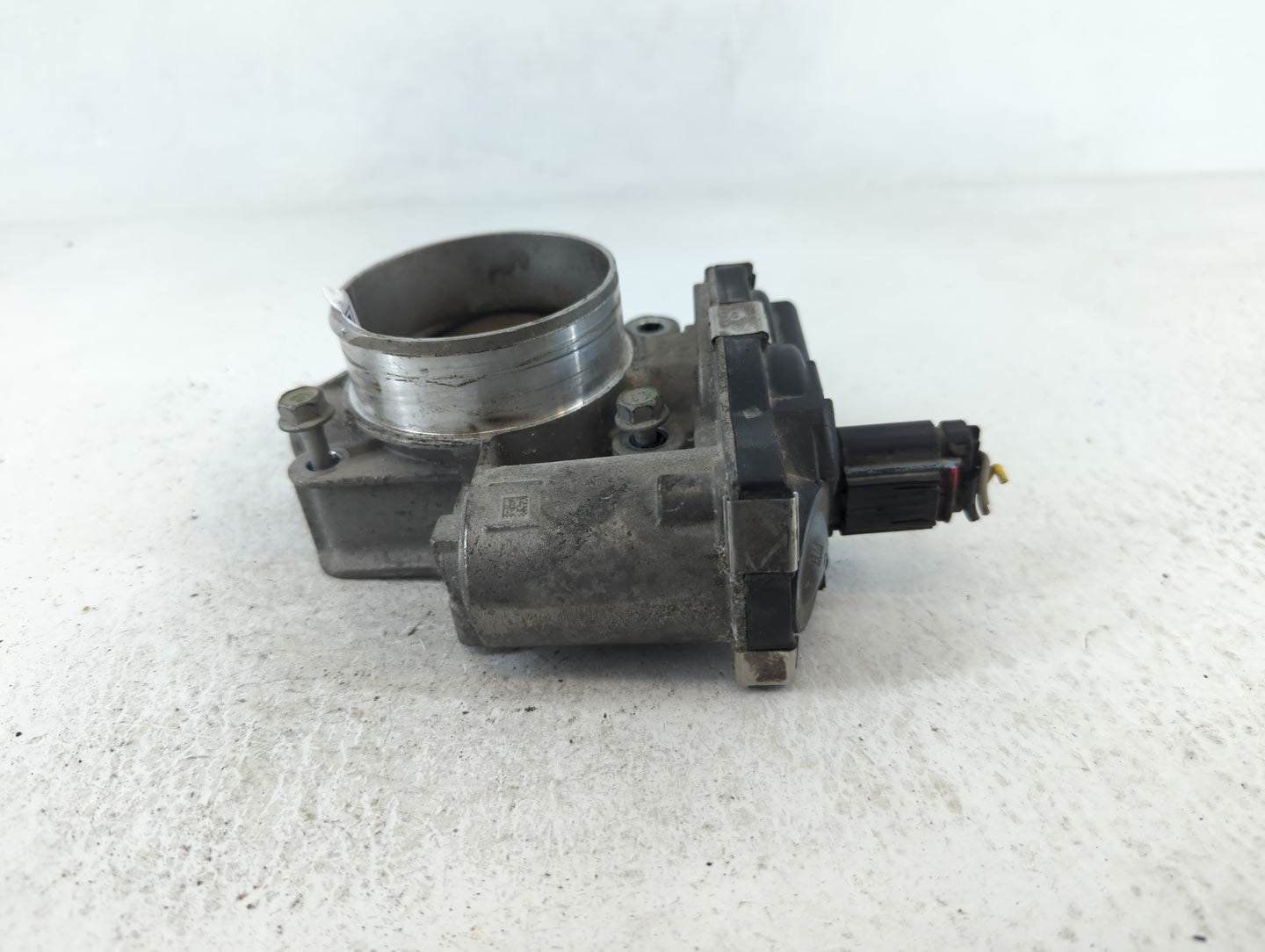 2016-2017 Chevrolet Equinox Throttle Body P/N:12632101CA Fits Fits 2016 2017 OEM Used Auto Parts - Oemusedautoparts1.com