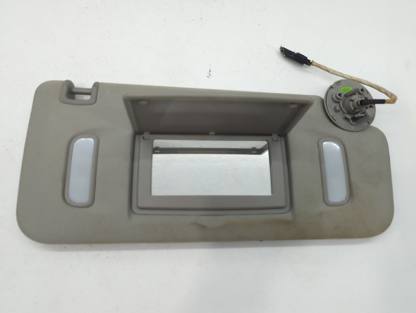 2010-2017 Chevrolet Equinox Sun Visor Shade Replacement Passenger Right Mirror Fits Fits 2010 2011 2012 2013 2014 2015 2016 