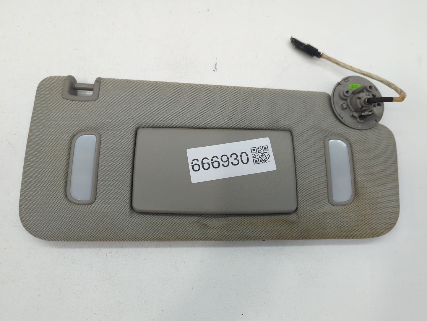 2010-2017 Chevrolet Equinox Sun Visor Shade Replacement Passenger Right Mirror Fits Fits 2010 2011 2012 2013 2014 2015 2016 