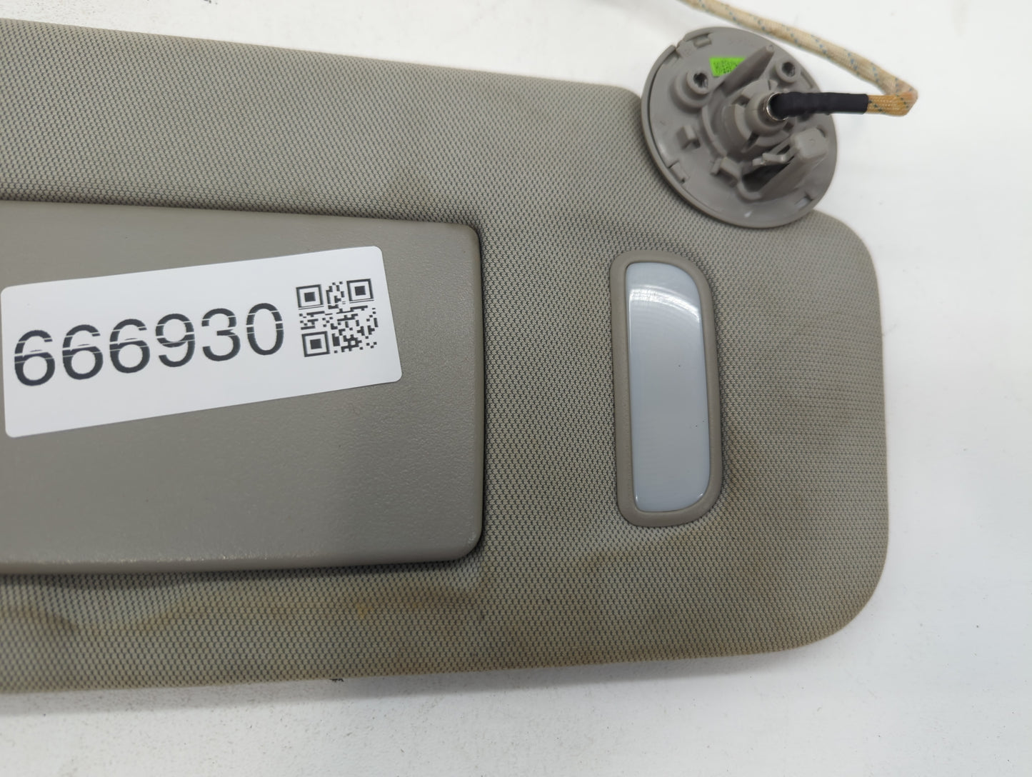 2010-2017 Chevrolet Equinox Sun Visor Shade Replacement Passenger Right Mirror Fits Fits 2010 2011 2012 2013 2014 2015 2016 