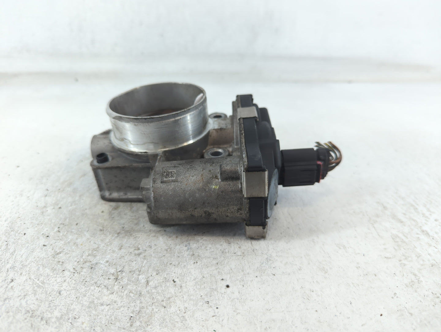 2016-2017 Chevrolet Equinox Throttle Body P/N:12669146AA Fits Fits 2016 2017 OEM Used Auto Parts - Oemusedautoparts1.com