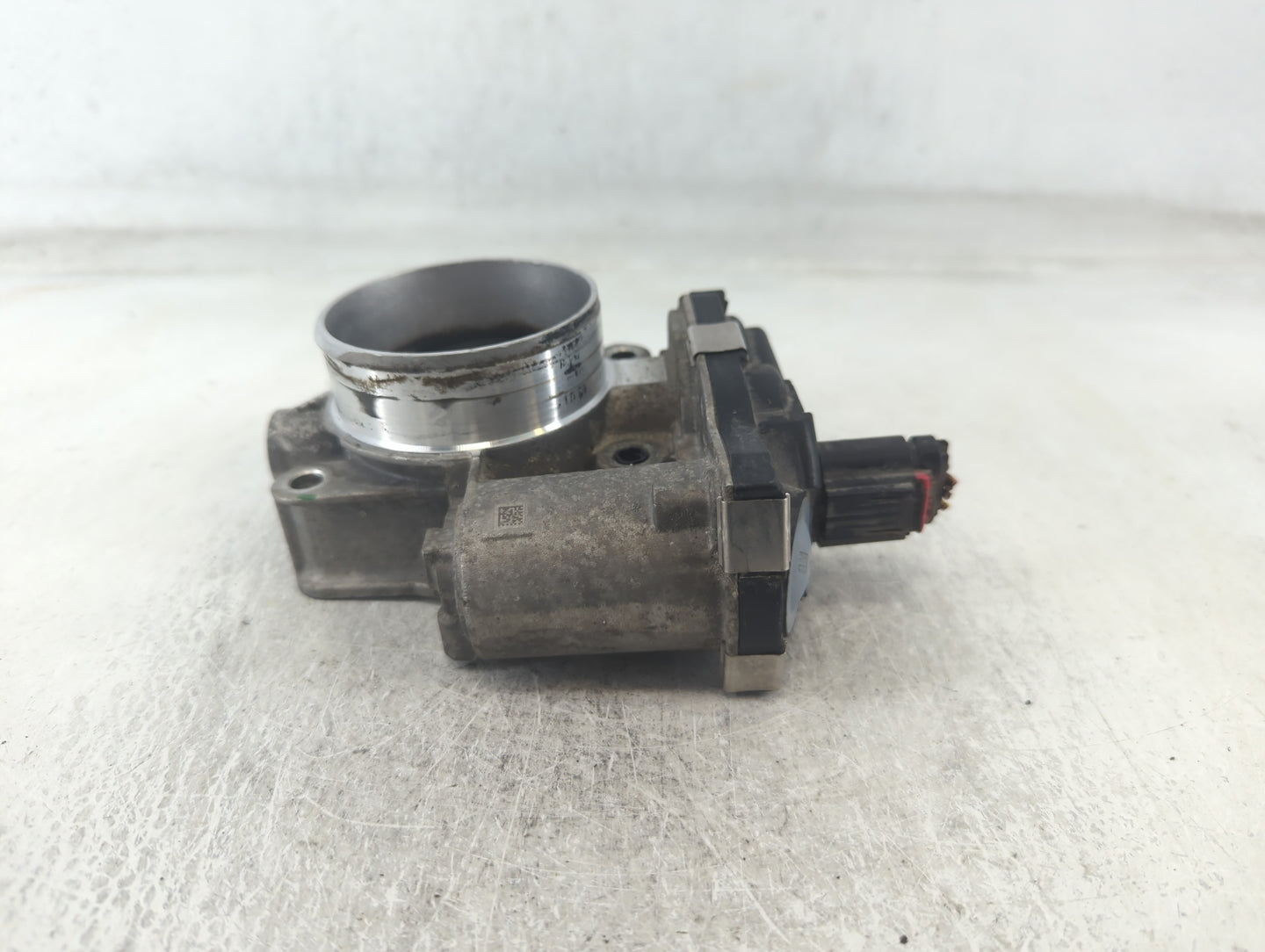 2016-2017 Chevrolet Equinox Throttle Body P/N:12669146AA Fits Fits 2016 2017 OEM Used Auto Parts - Oemusedautoparts1.com