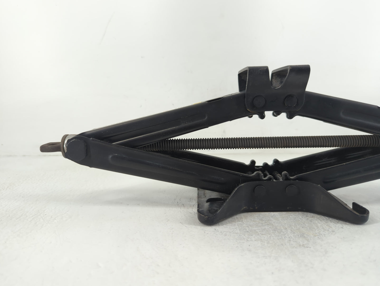 2016 Chevrolet Equinox Spare Scissor Car Jack 683648 - Oemusedautoparts1.com