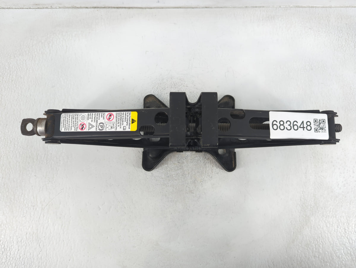 2016 Chevrolet Equinox Spare Scissor Car Jack 683648 - Oemusedautoparts1.com